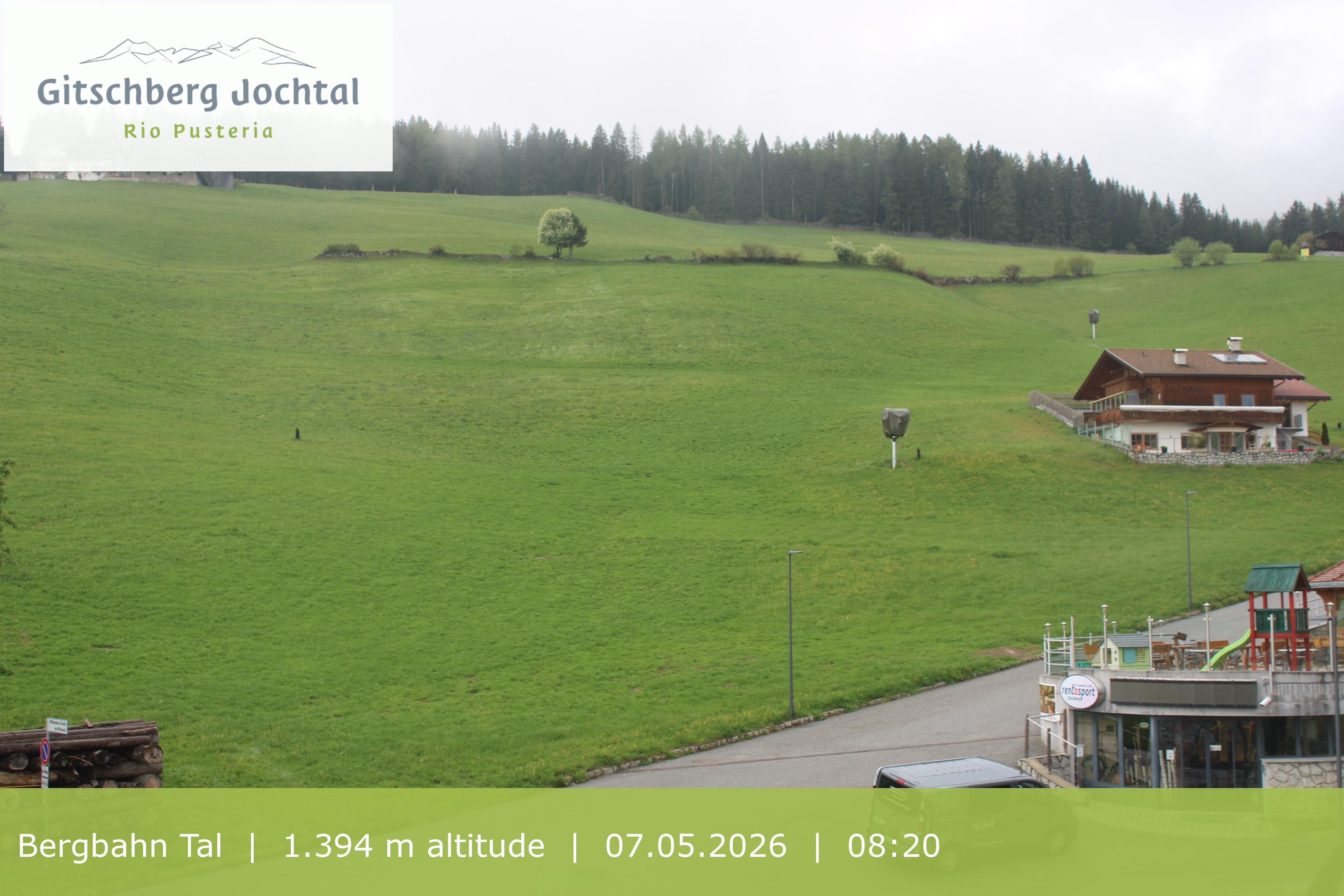 Archiv Foto Webcam Sicht auf die Talstation Meransen in Südtirol
