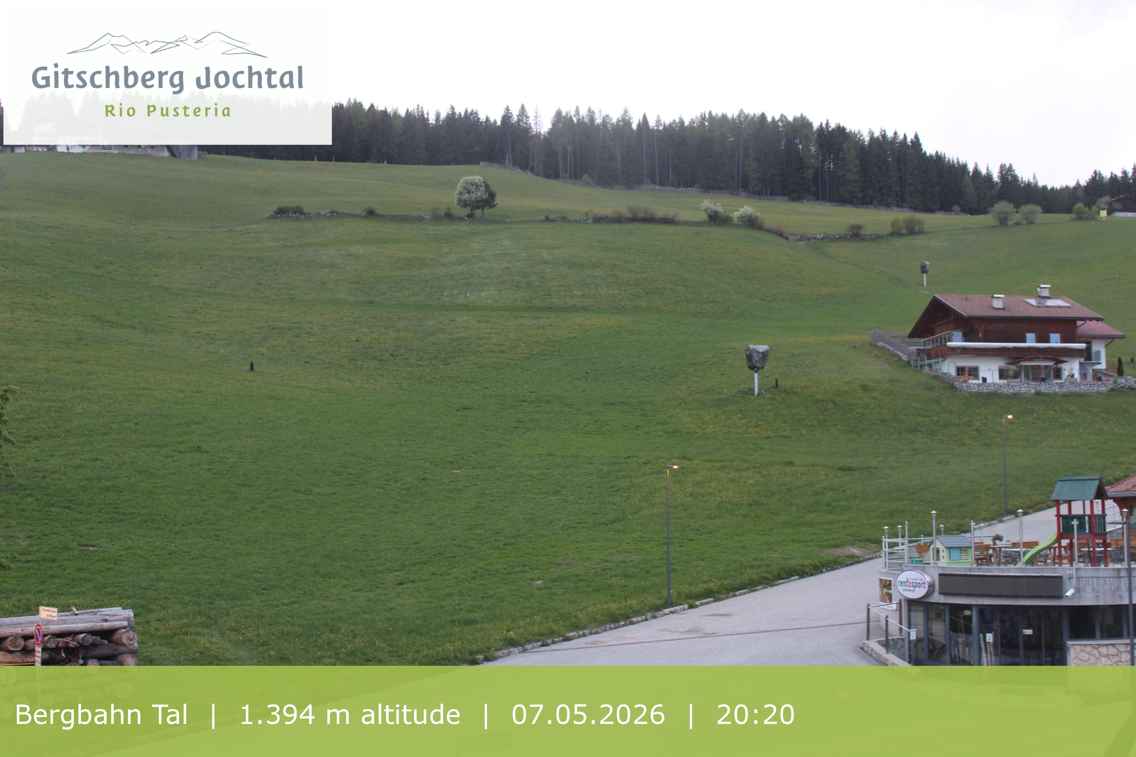 Archiv Foto Webcam Sicht auf die Talstation Meransen in Südtirol