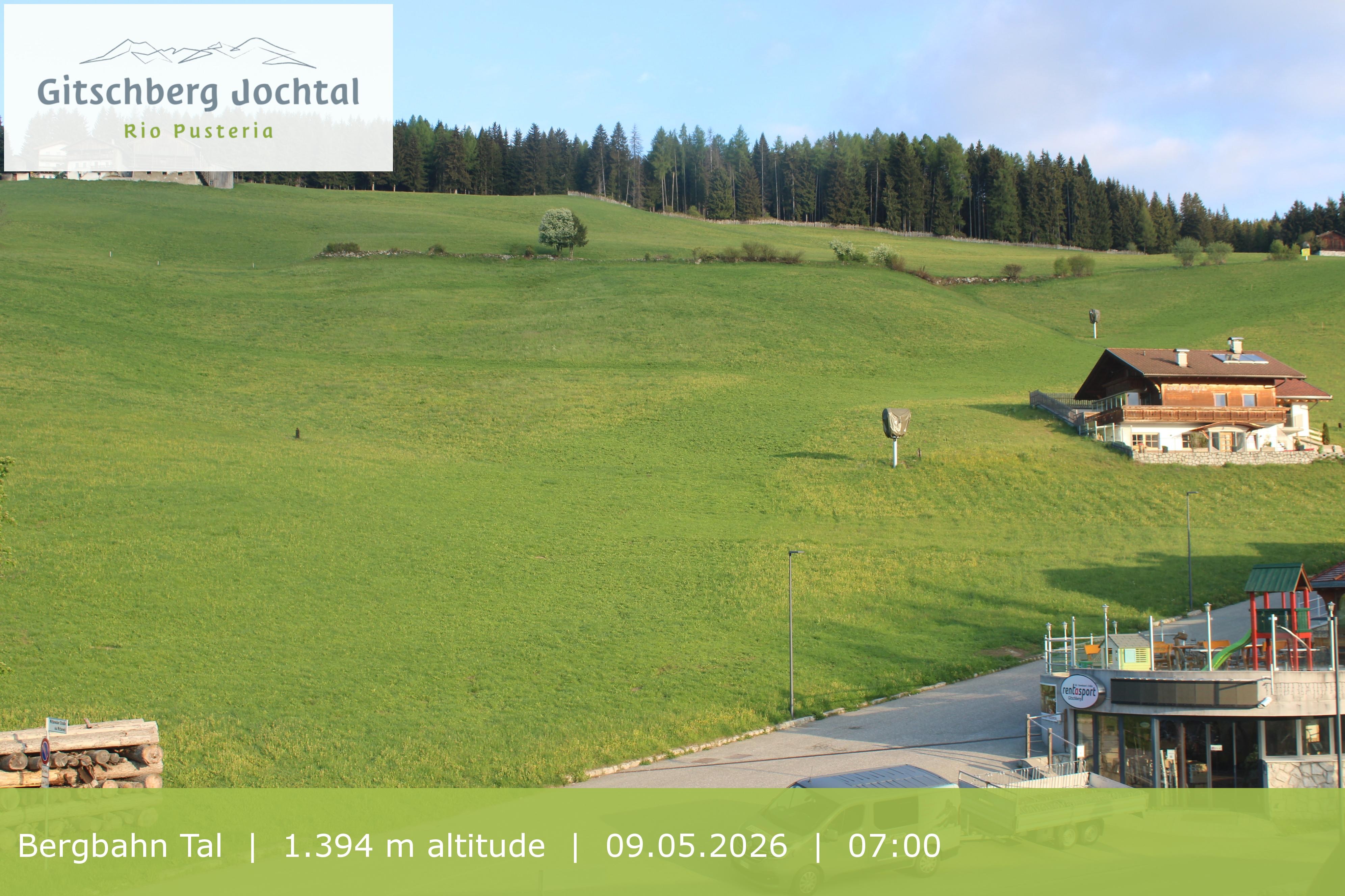 Archiv Foto Webcam Sicht auf die Talstation Meransen in Südtirol