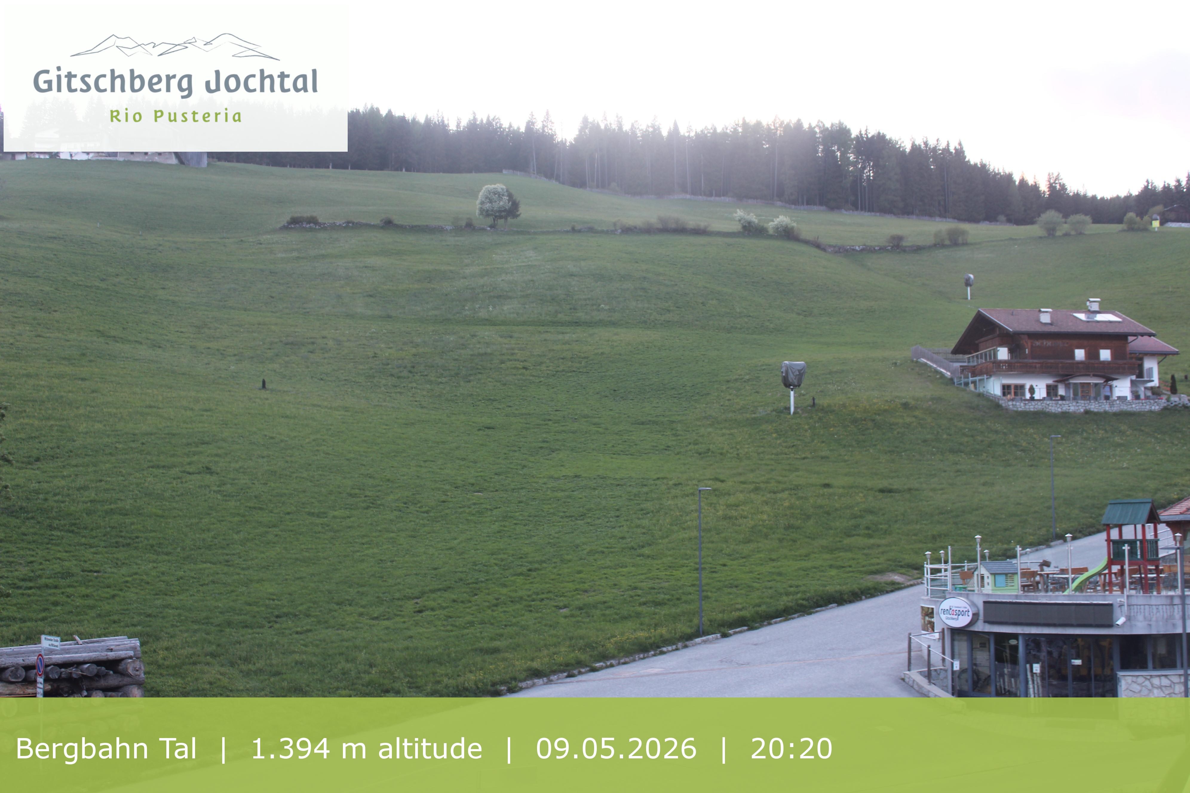 Archiv Foto Webcam Sicht auf die Talstation Meransen in Südtirol