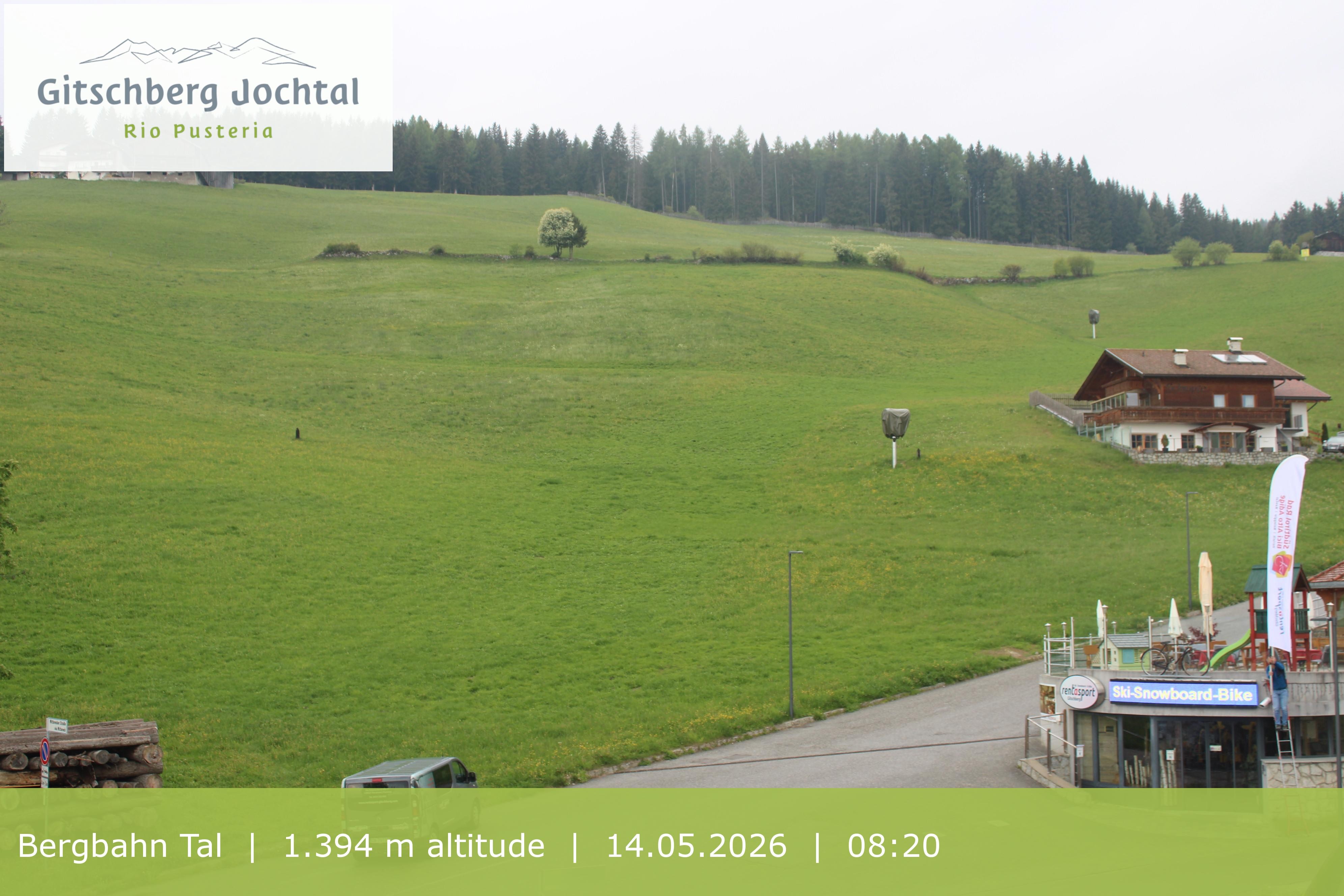 Archiv Foto Webcam Sicht auf die Talstation Meransen in Südtirol