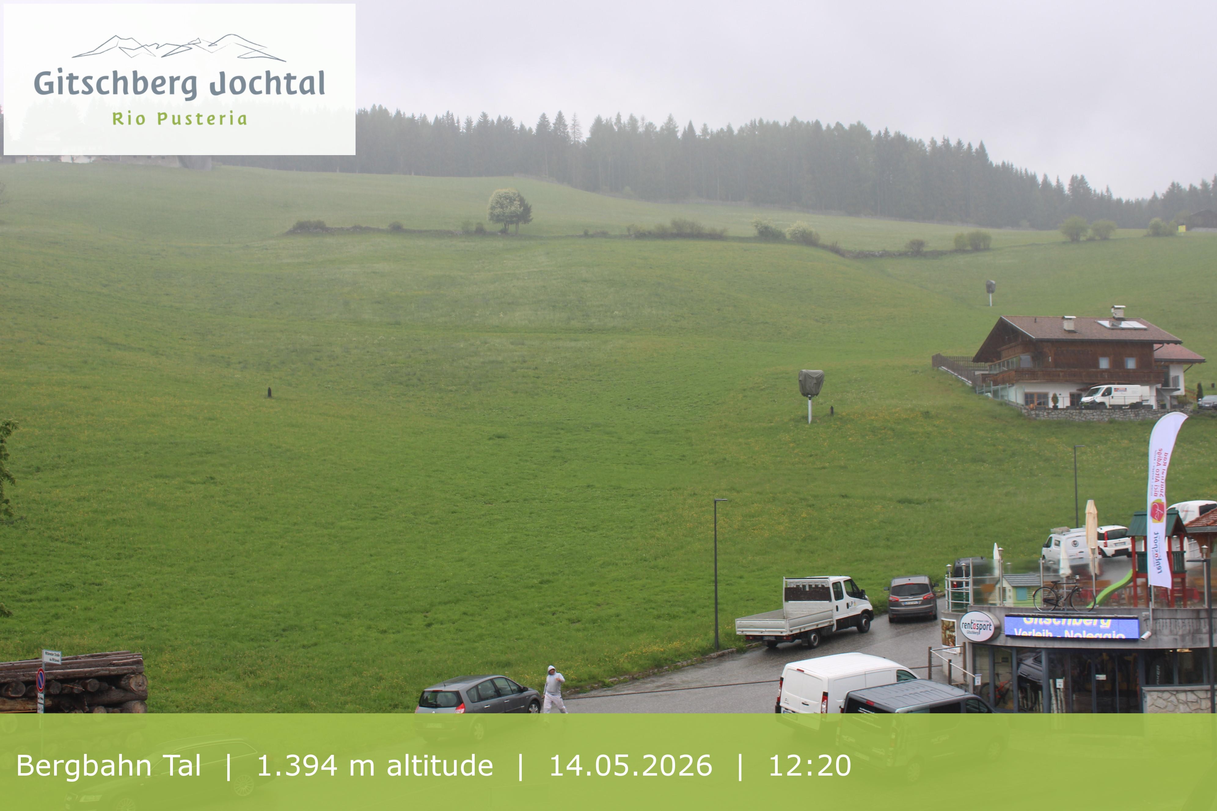 Archiv Foto Webcam Sicht auf die Talstation Meransen in Südtirol