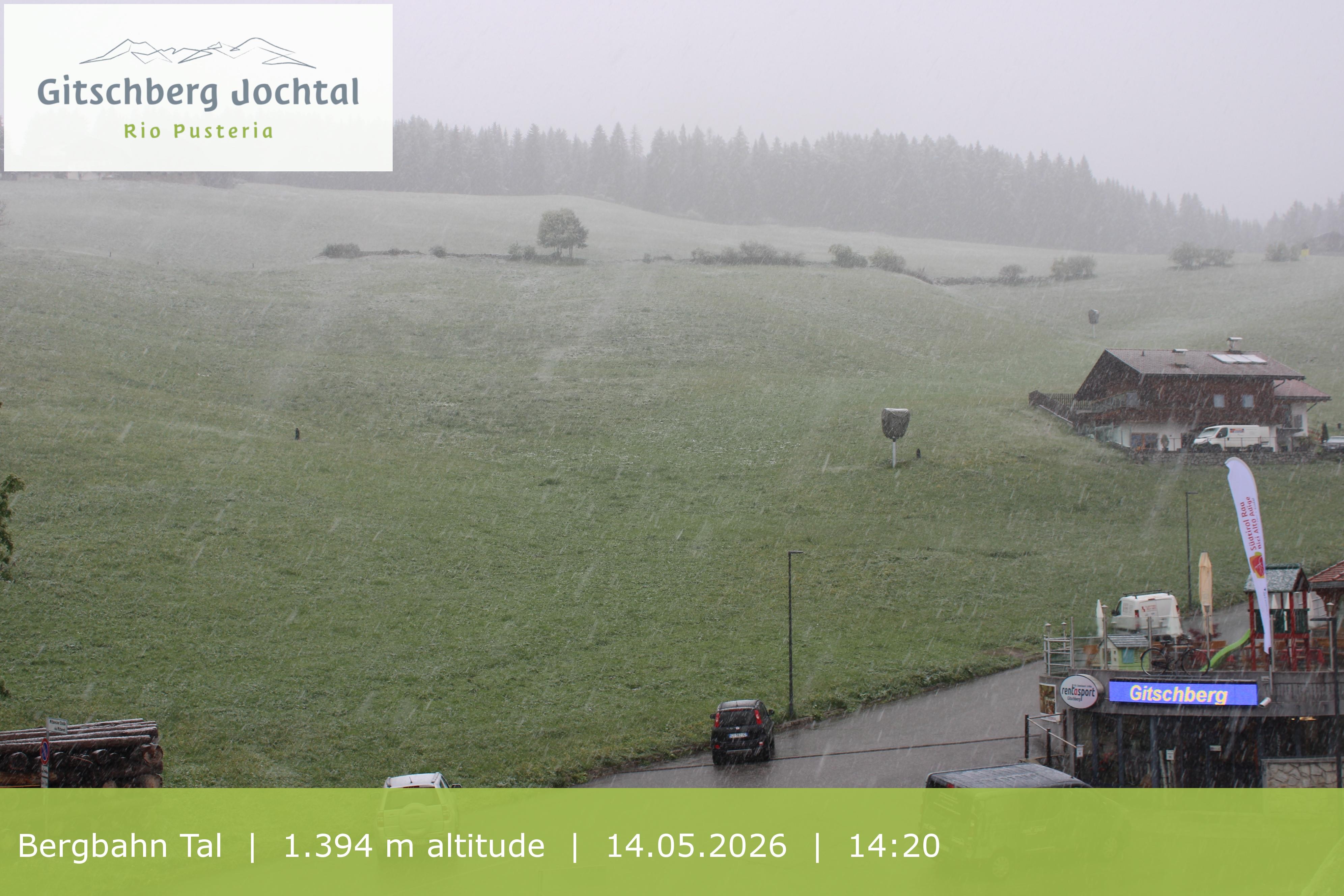 Archiv Foto Webcam Sicht auf die Talstation Meransen in Südtirol