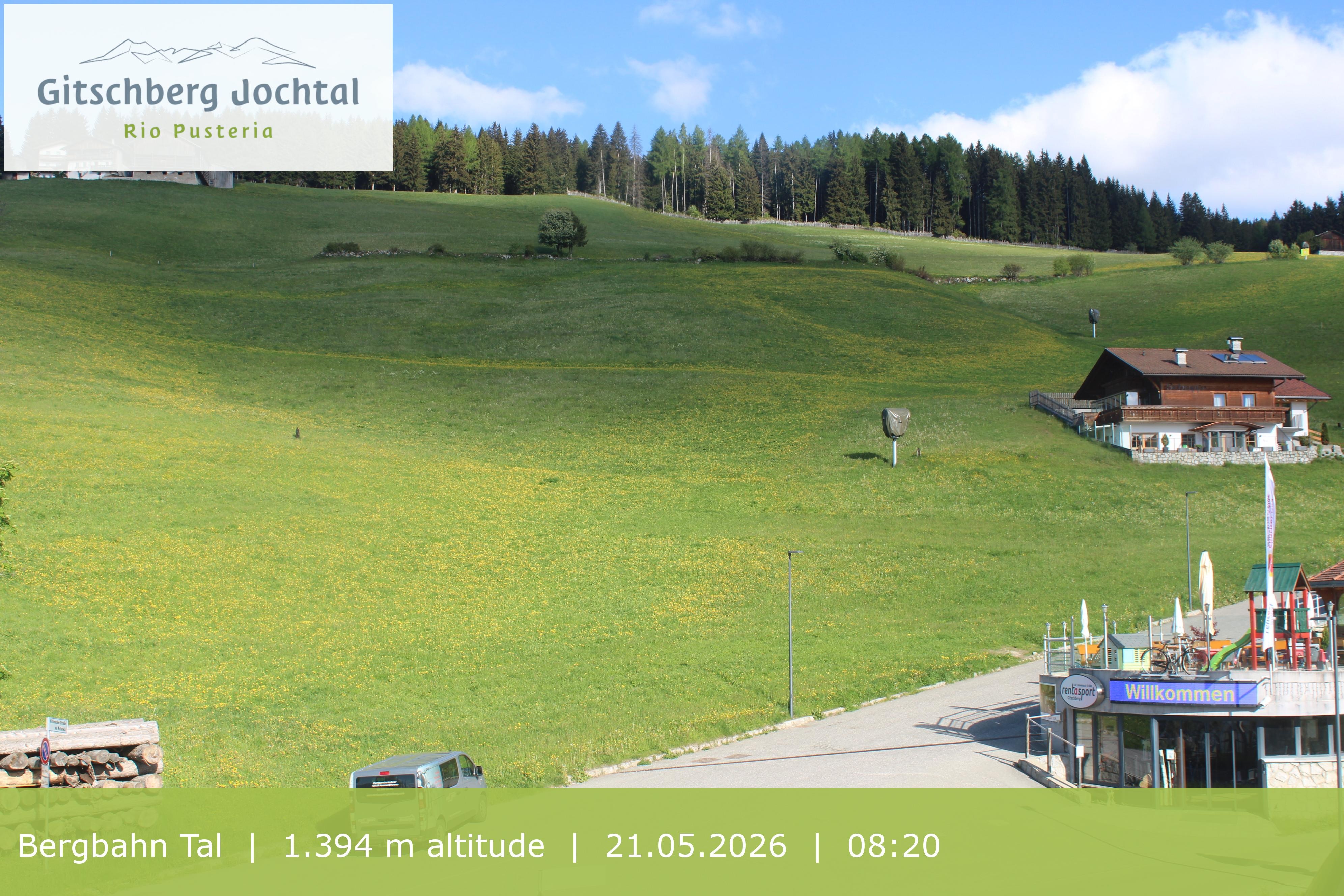 Archiv Foto Webcam Sicht auf die Talstation Meransen in Südtirol