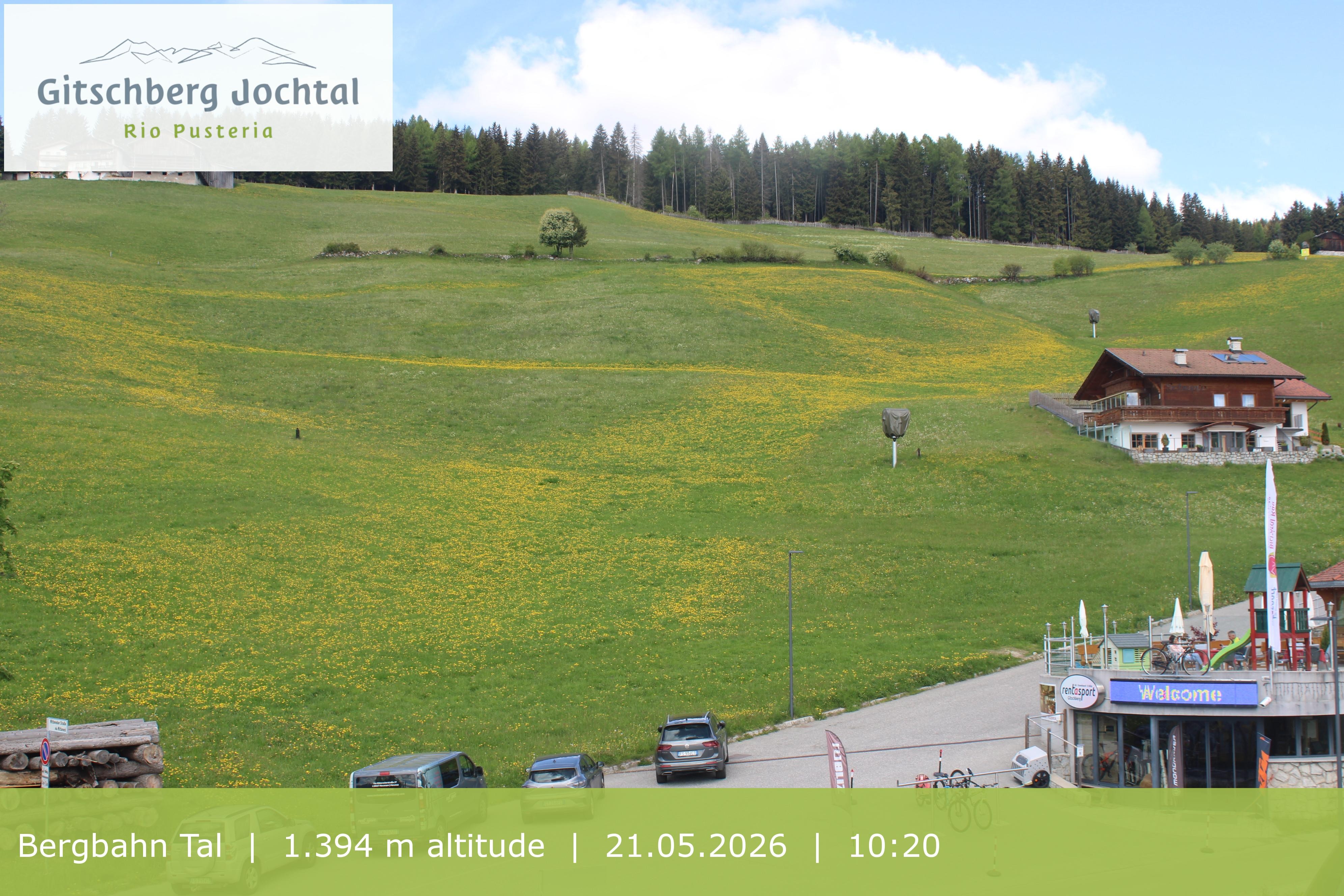 Archiv Foto Webcam Sicht auf die Talstation Meransen in Südtirol