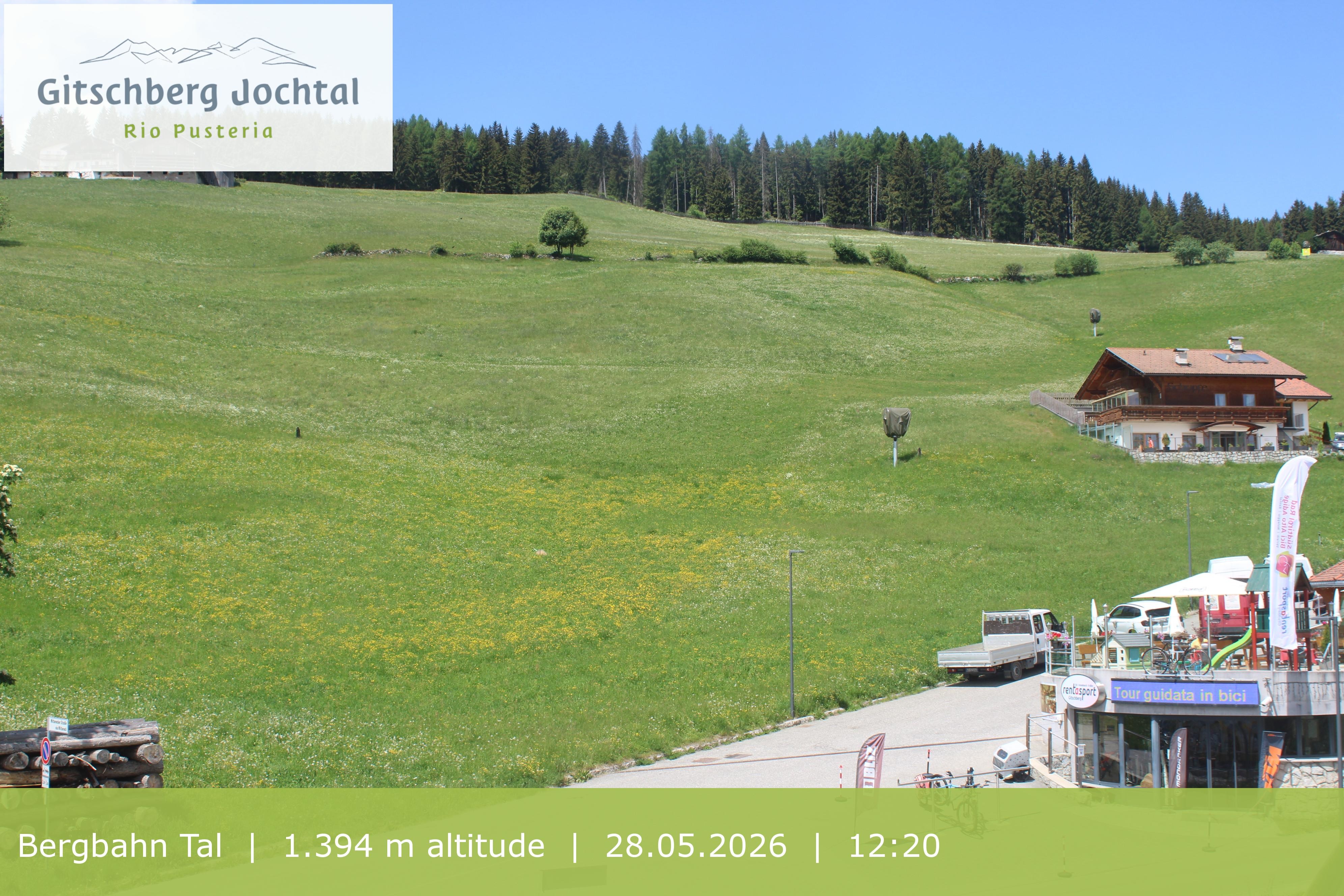 Archiv Foto Webcam Sicht auf die Talstation Meransen in Südtirol
