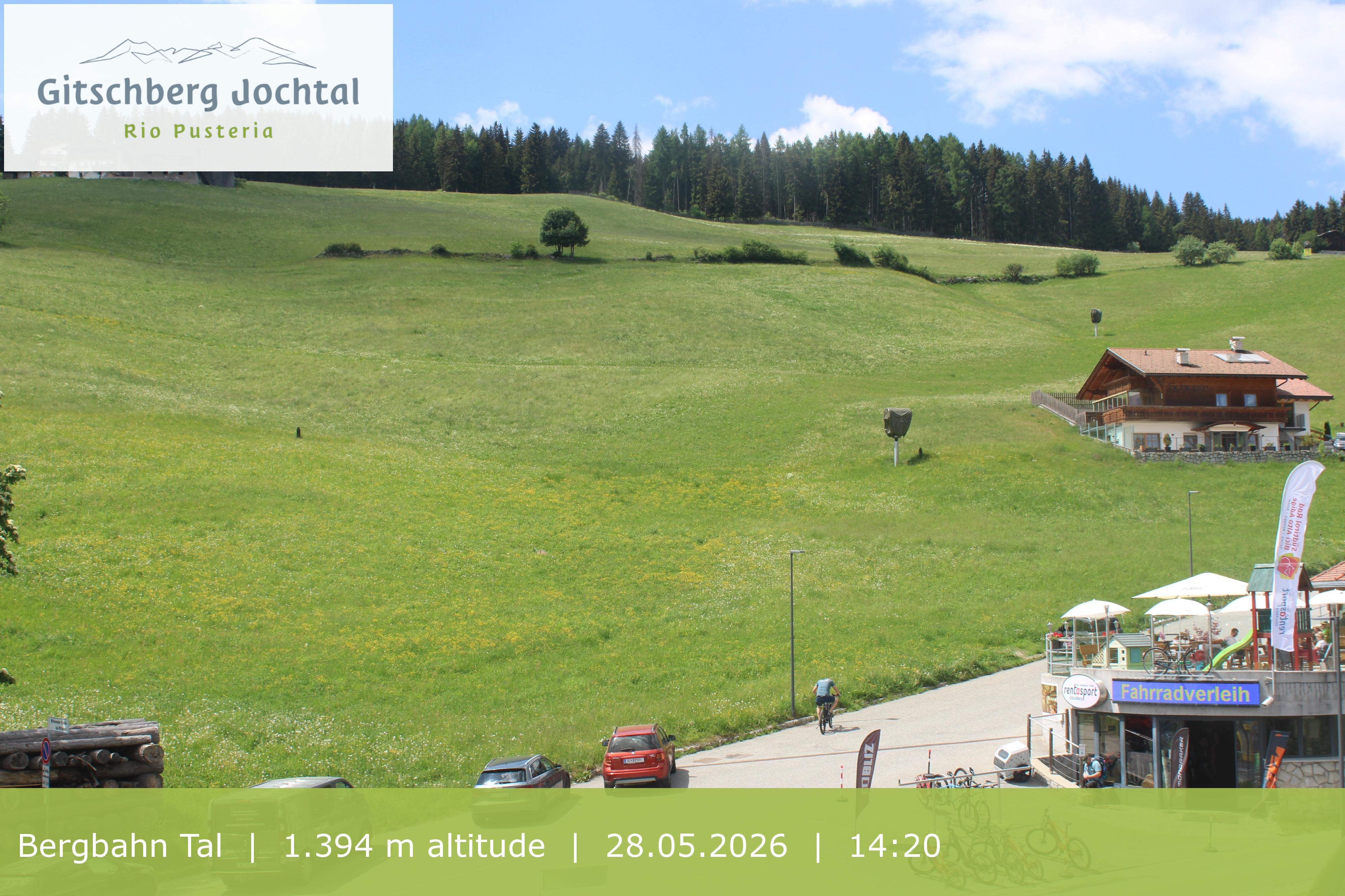 Archiv Foto Webcam Sicht auf die Talstation Meransen in Südtirol