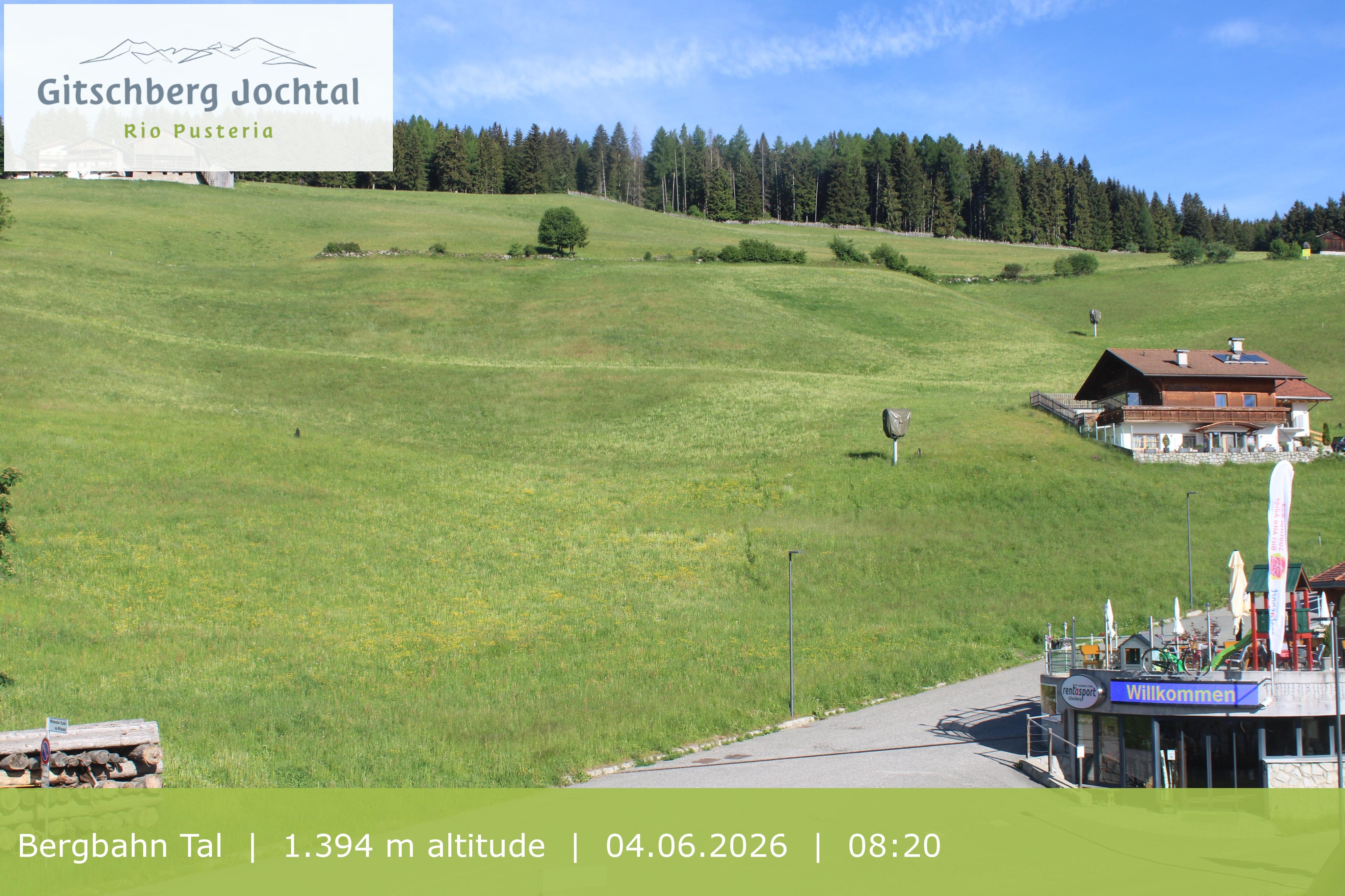 Archiv Foto Webcam Sicht auf die Talstation Meransen in Südtirol