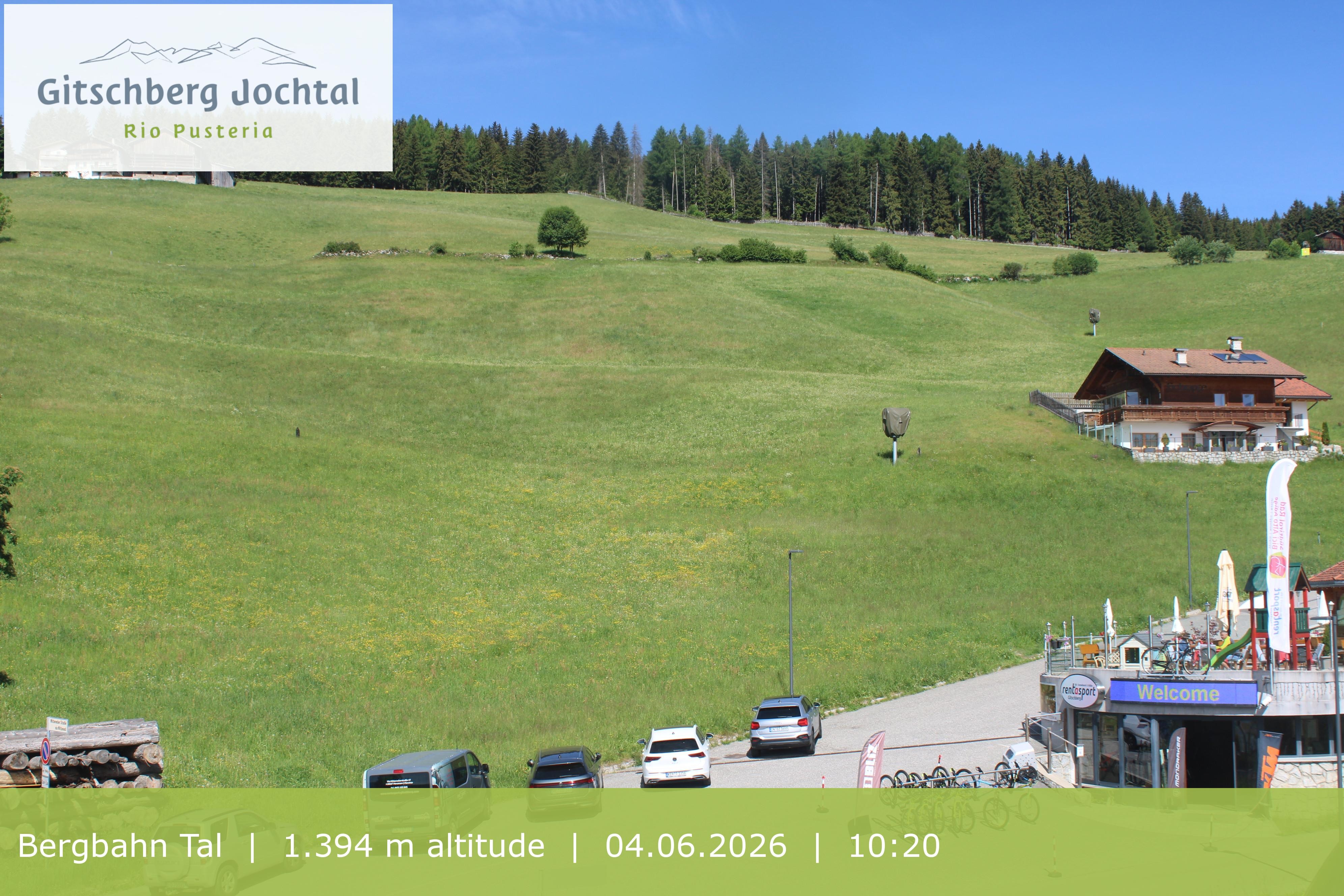 Archiv Foto Webcam Sicht auf die Talstation Meransen in Südtirol