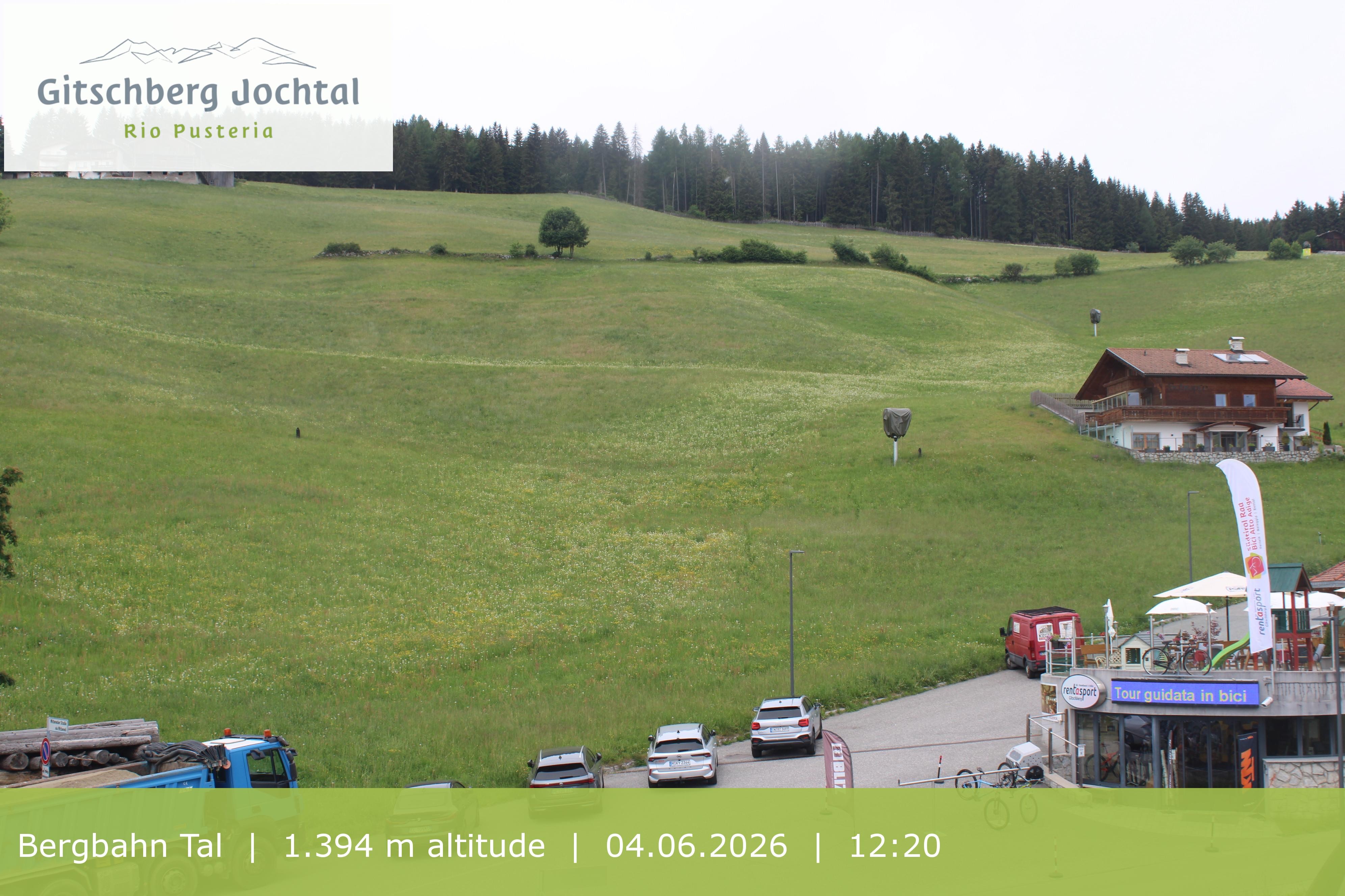 Archiv Foto Webcam Sicht auf die Talstation Meransen in Südtirol