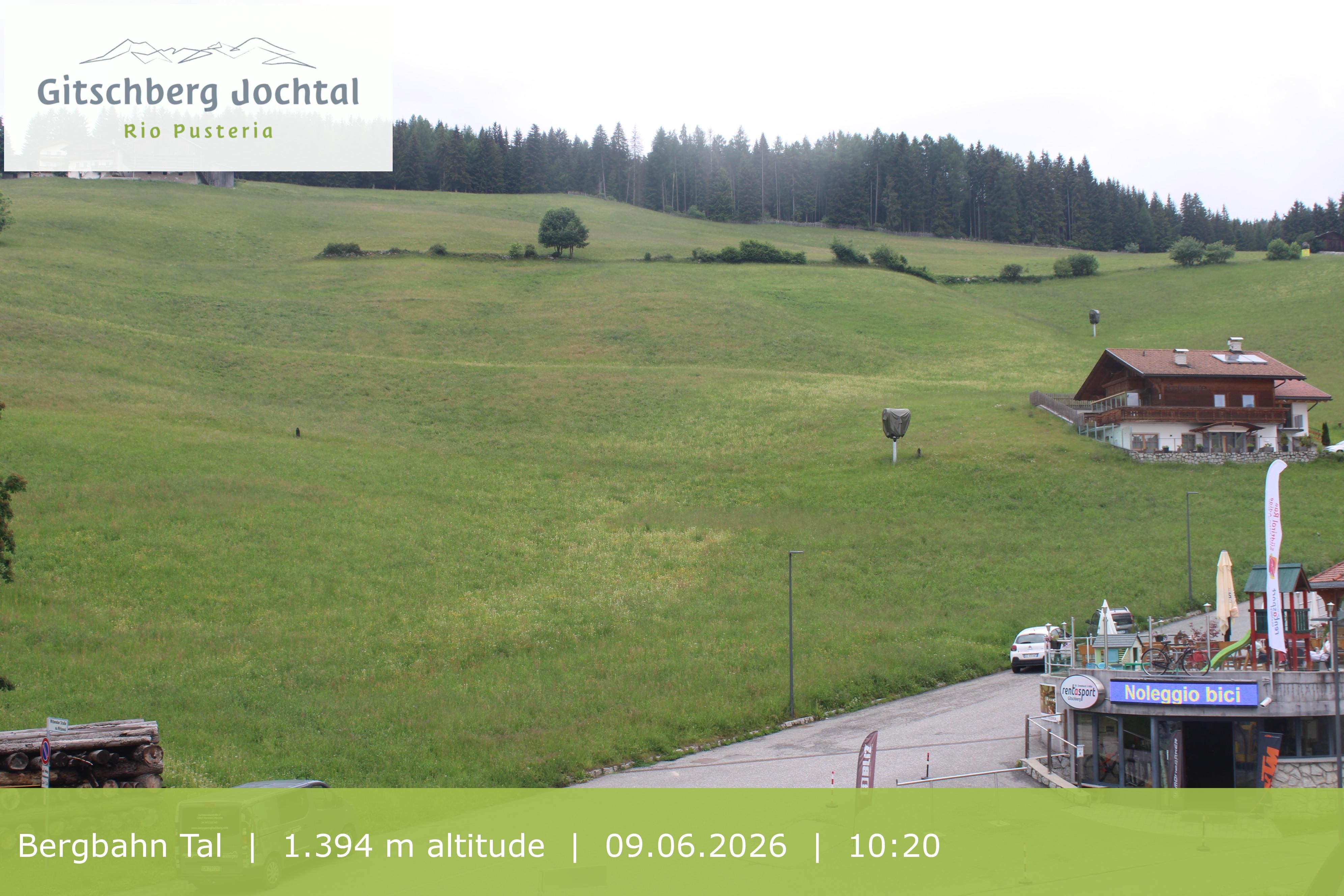 Archiv Foto Webcam Sicht auf die Talstation Meransen in Südtirol