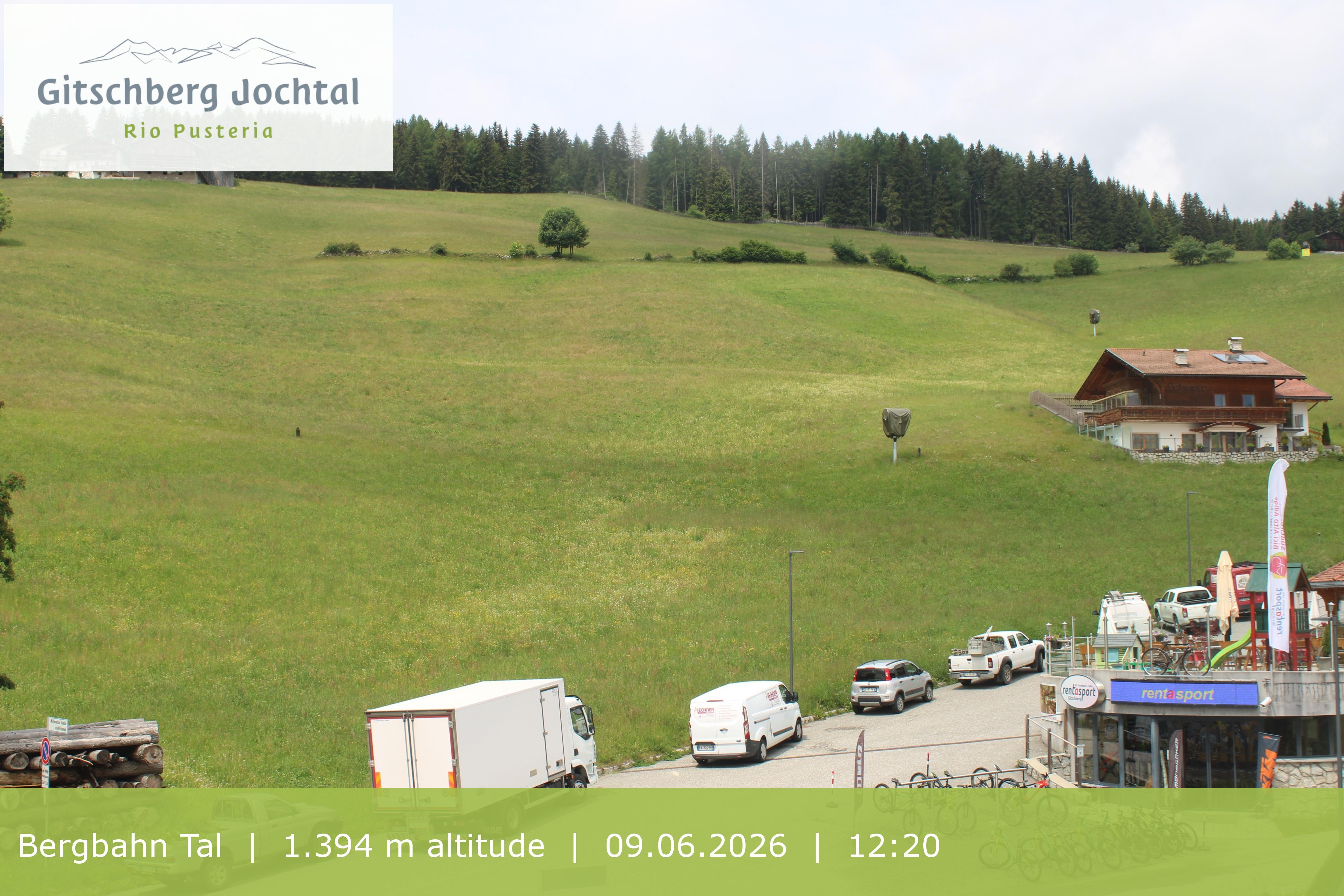 Archiv Foto Webcam Sicht auf die Talstation Meransen in Südtirol