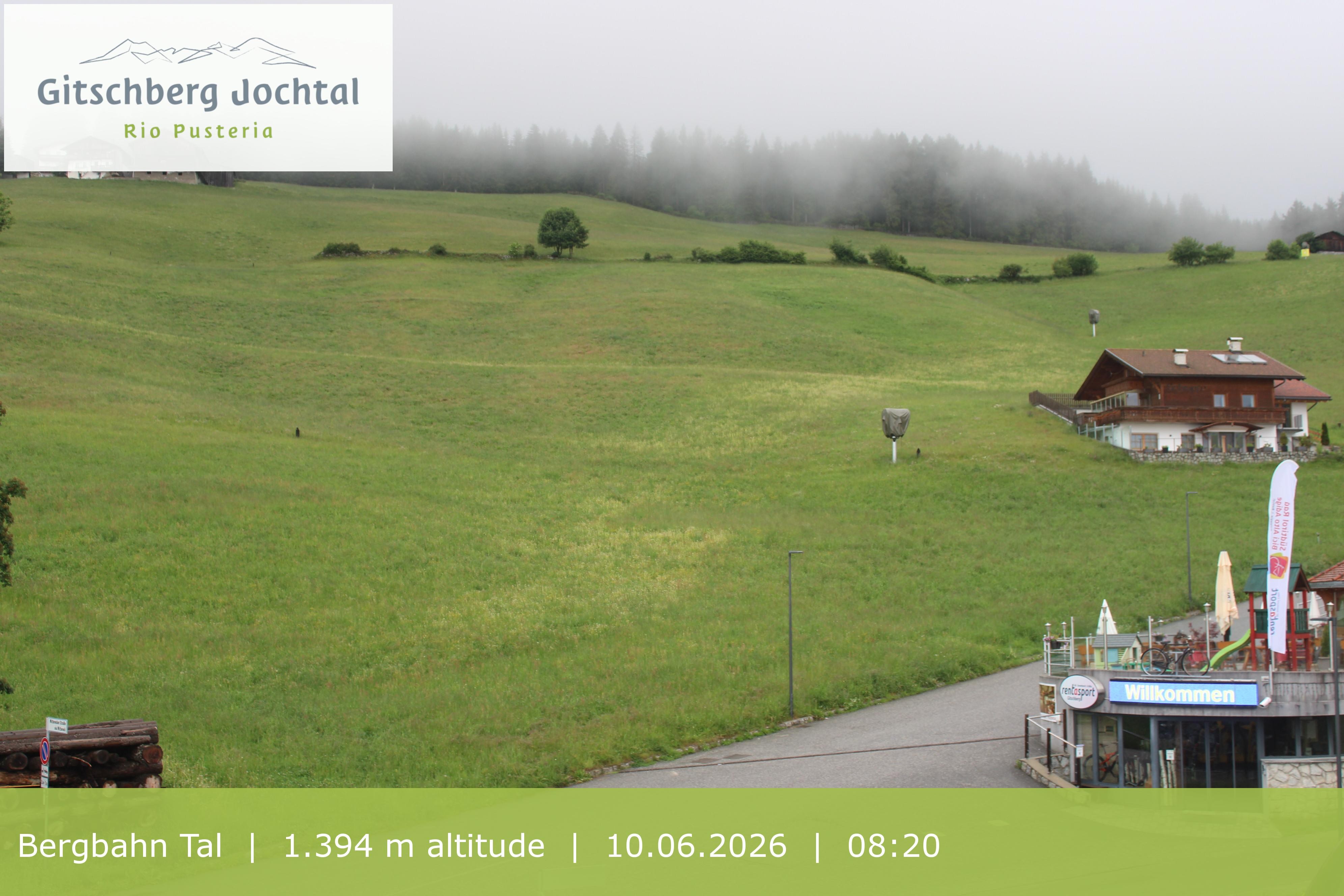 Archiv Foto Webcam Sicht auf die Talstation Meransen in Südtirol