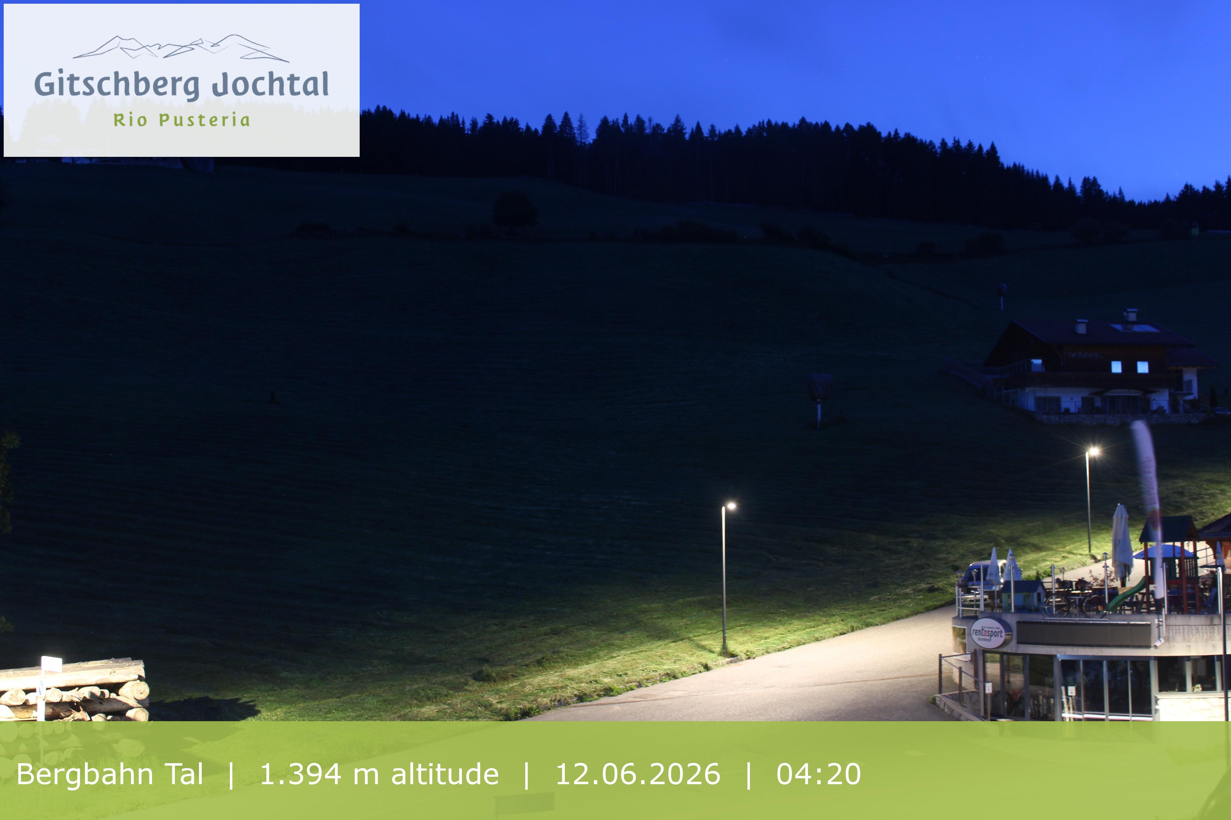 Archiv Foto Webcam Sicht auf die Talstation Meransen in Südtirol