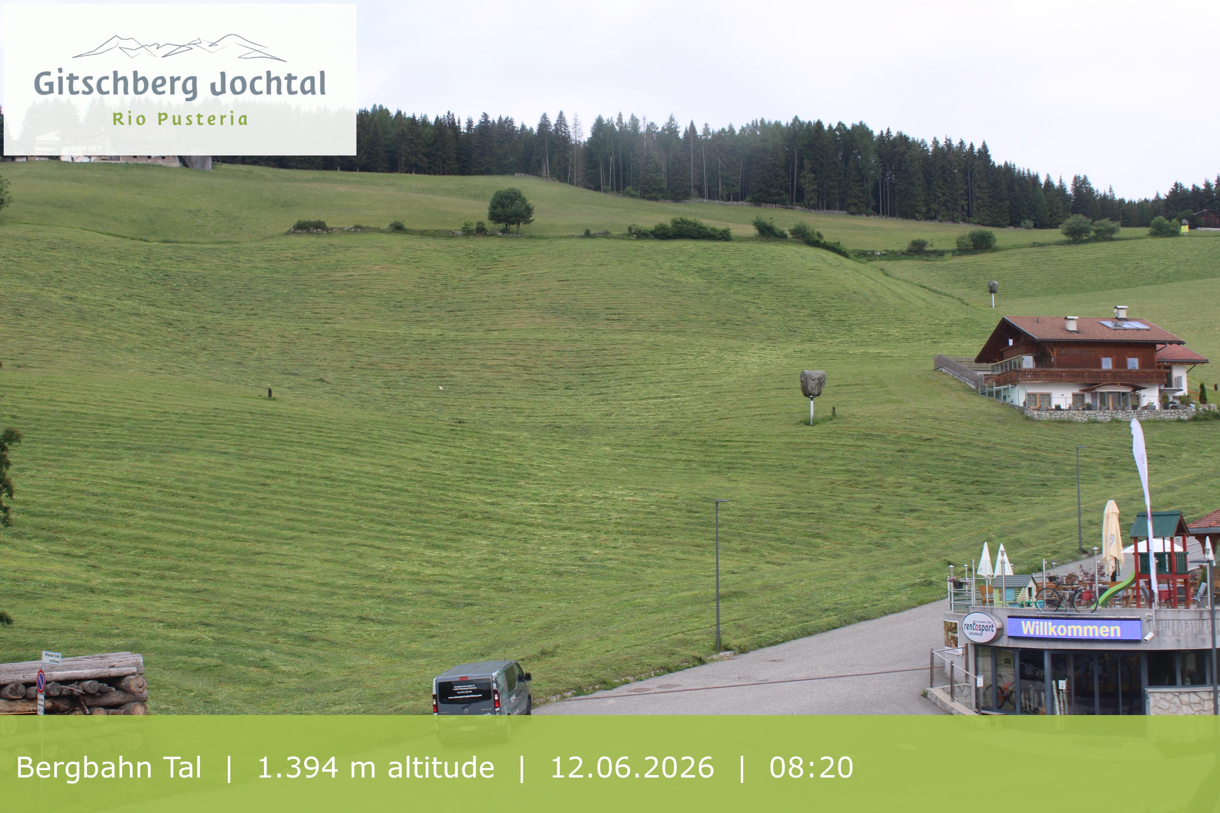 Archiv Foto Webcam Sicht auf die Talstation Meransen in Südtirol