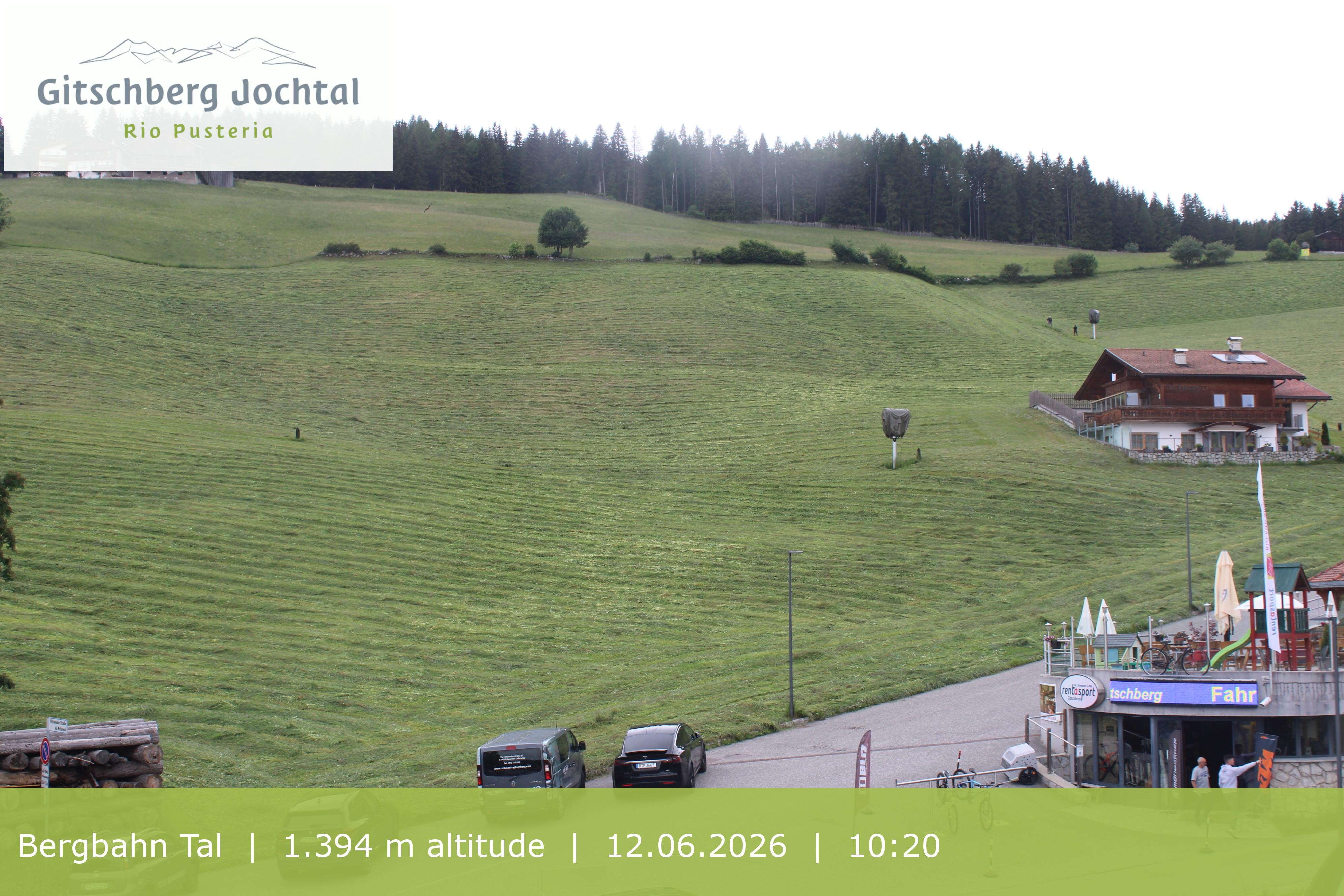 Archiv Foto Webcam Sicht auf die Talstation Meransen in Südtirol