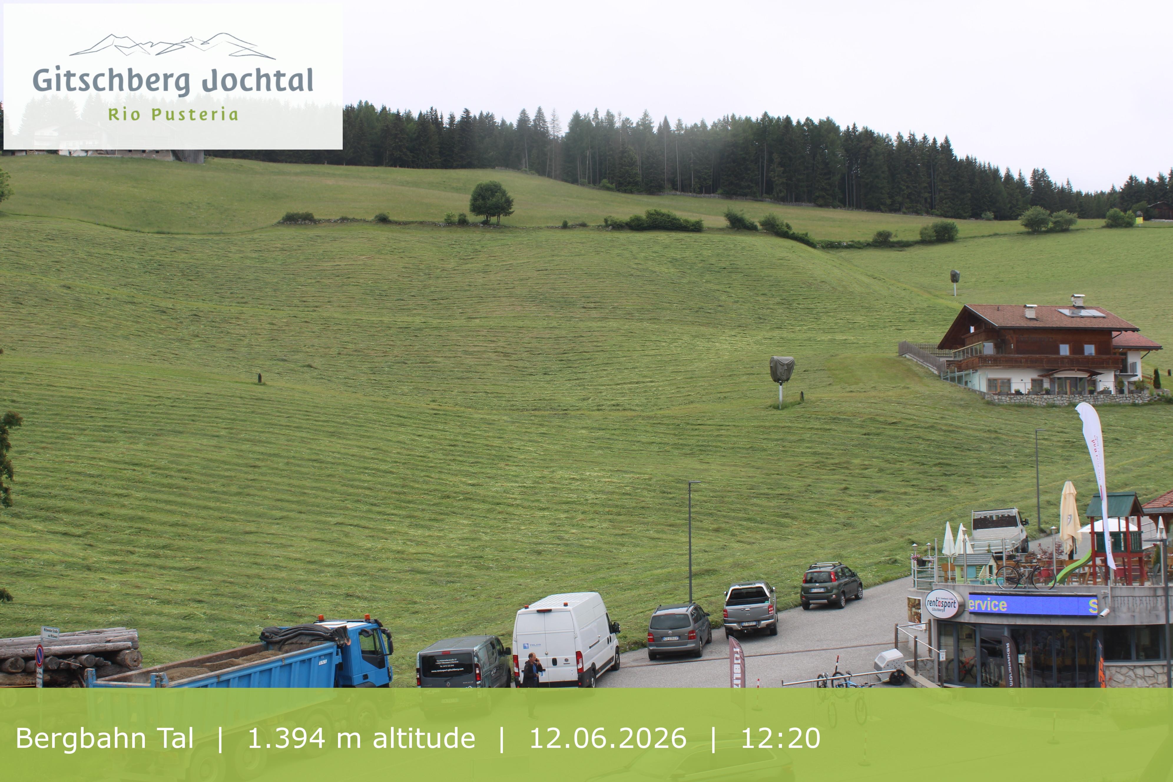Archiv Foto Webcam Sicht auf die Talstation Meransen in Südtirol