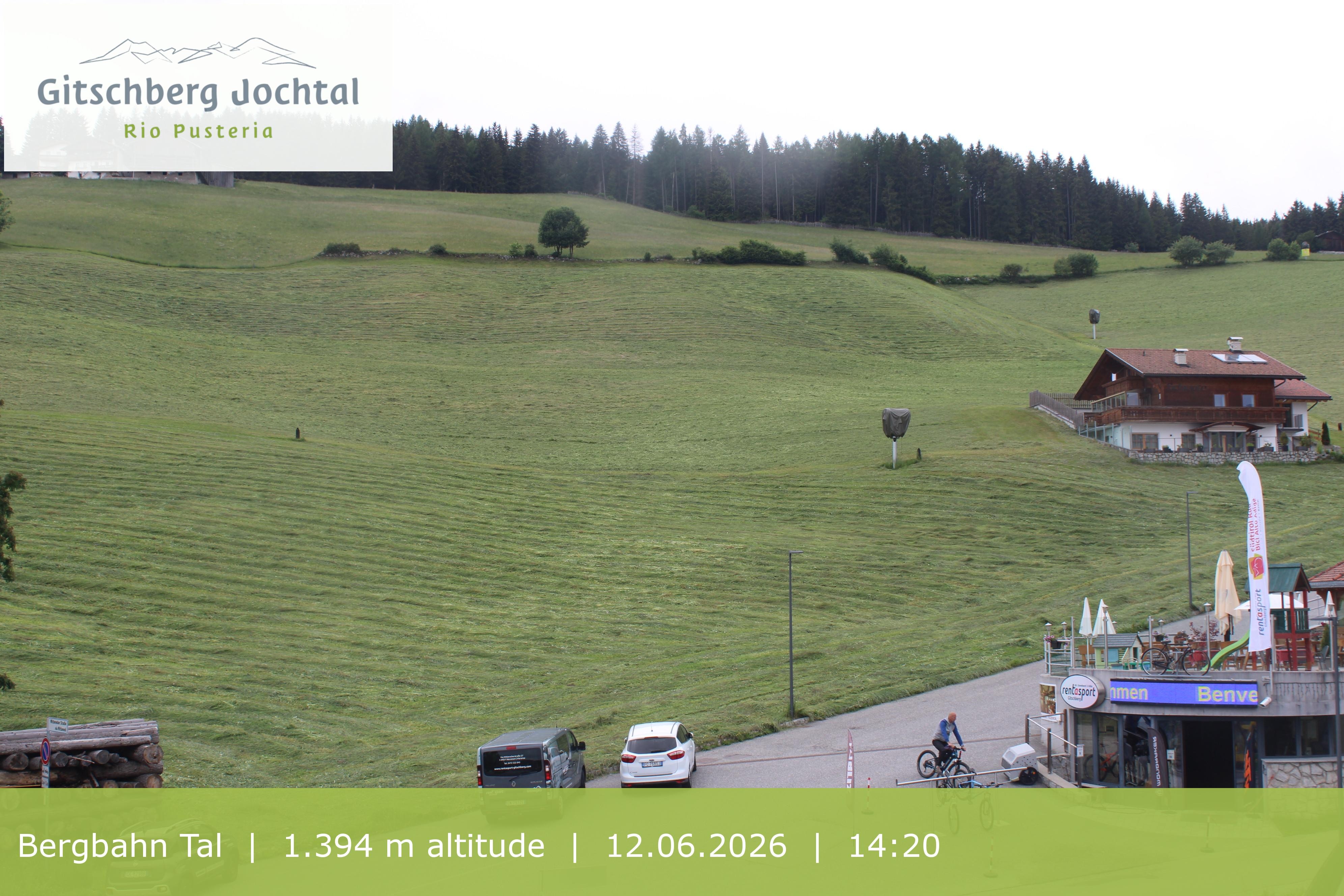 Archiv Foto Webcam Sicht auf die Talstation Meransen in Südtirol