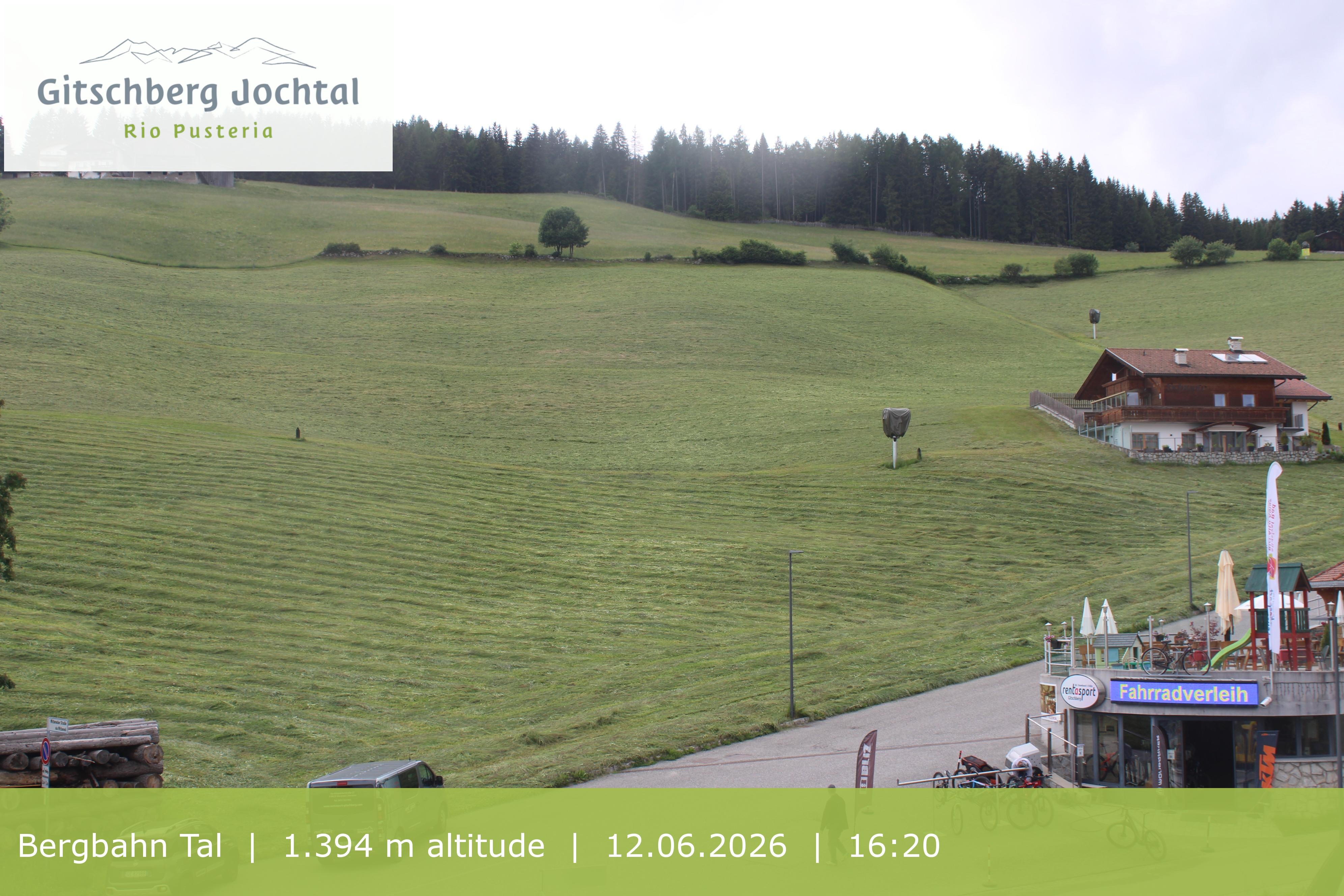 Archiv Foto Webcam Sicht auf die Talstation Meransen in Südtirol