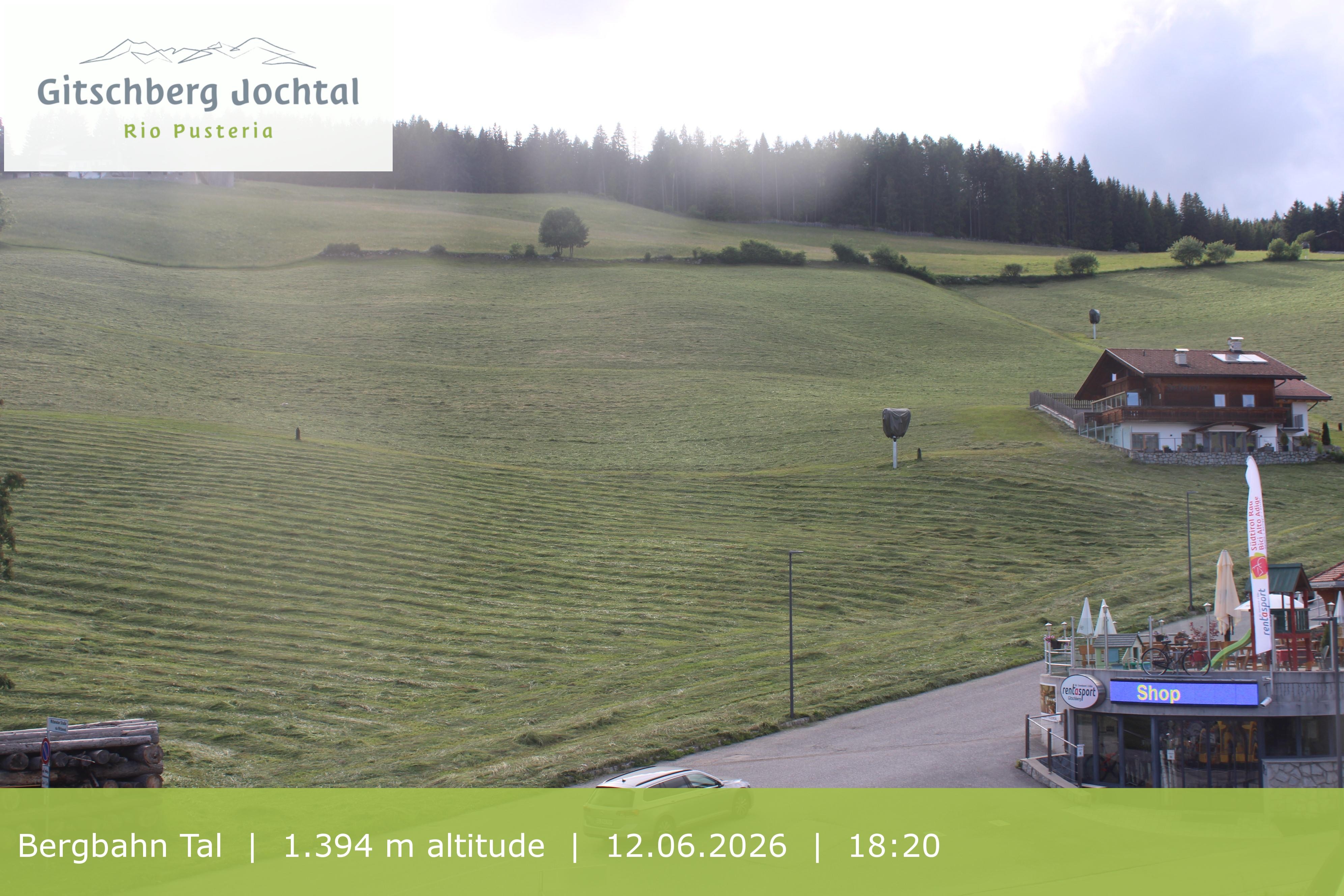 Archiv Foto Webcam Sicht auf die Talstation Meransen in Südtirol