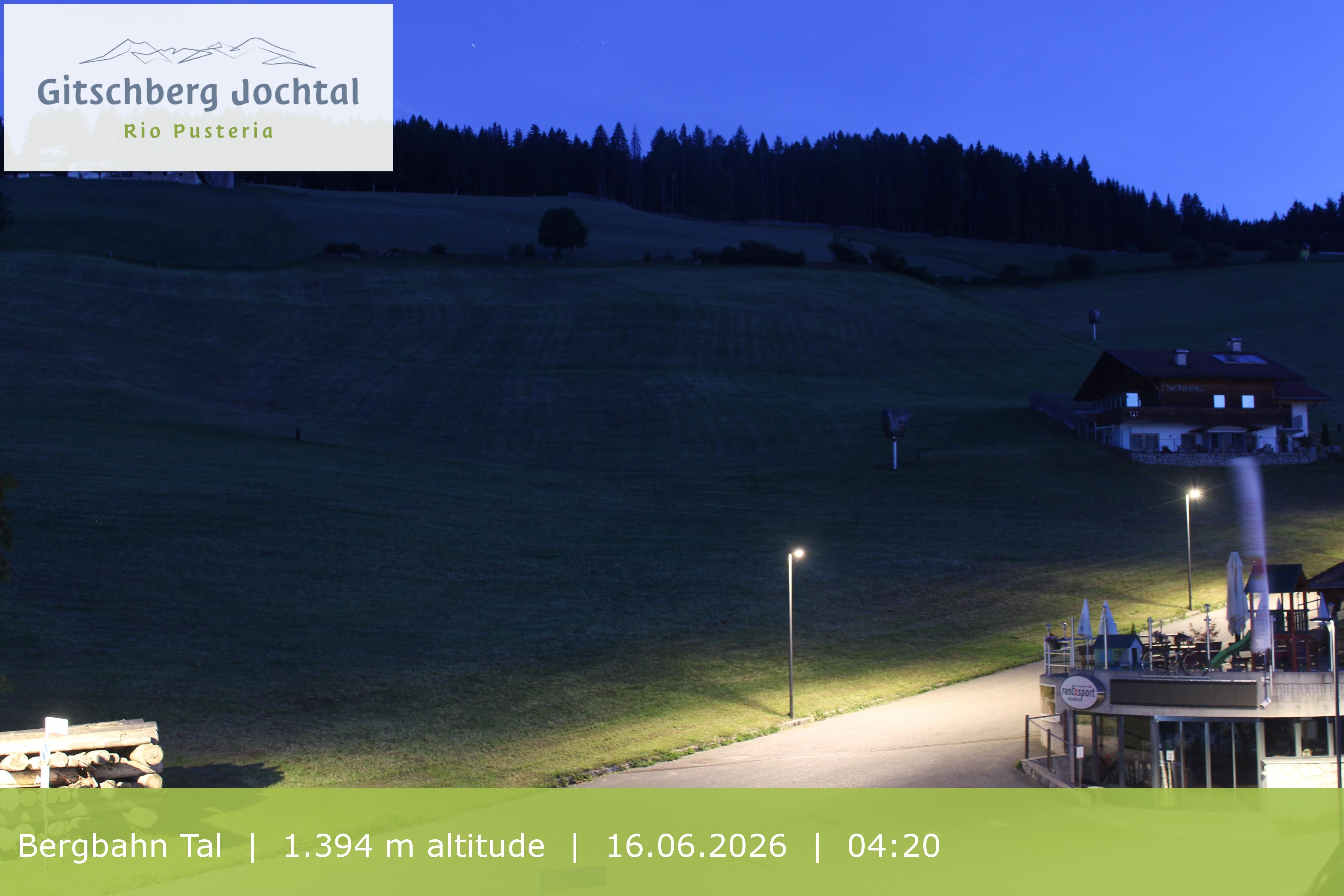 Archiv Foto Webcam Sicht auf die Talstation Meransen in Südtirol
