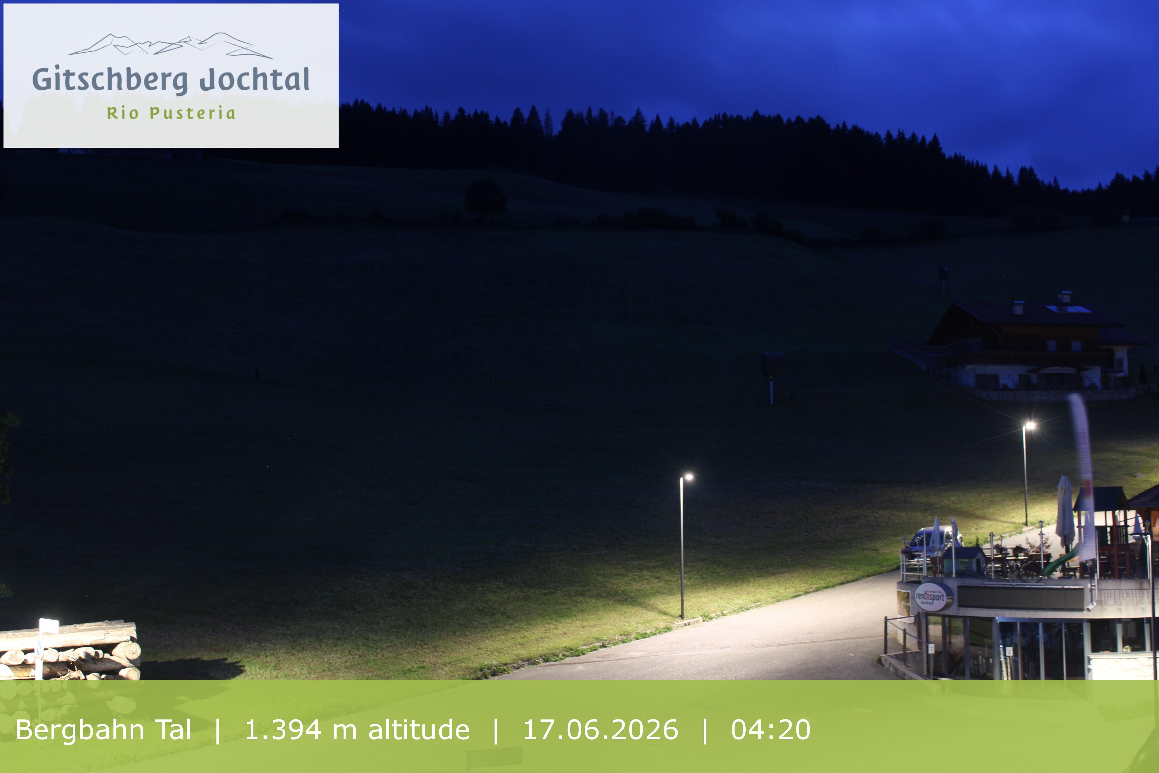 Archiv Foto Webcam Sicht auf die Talstation Meransen in Südtirol