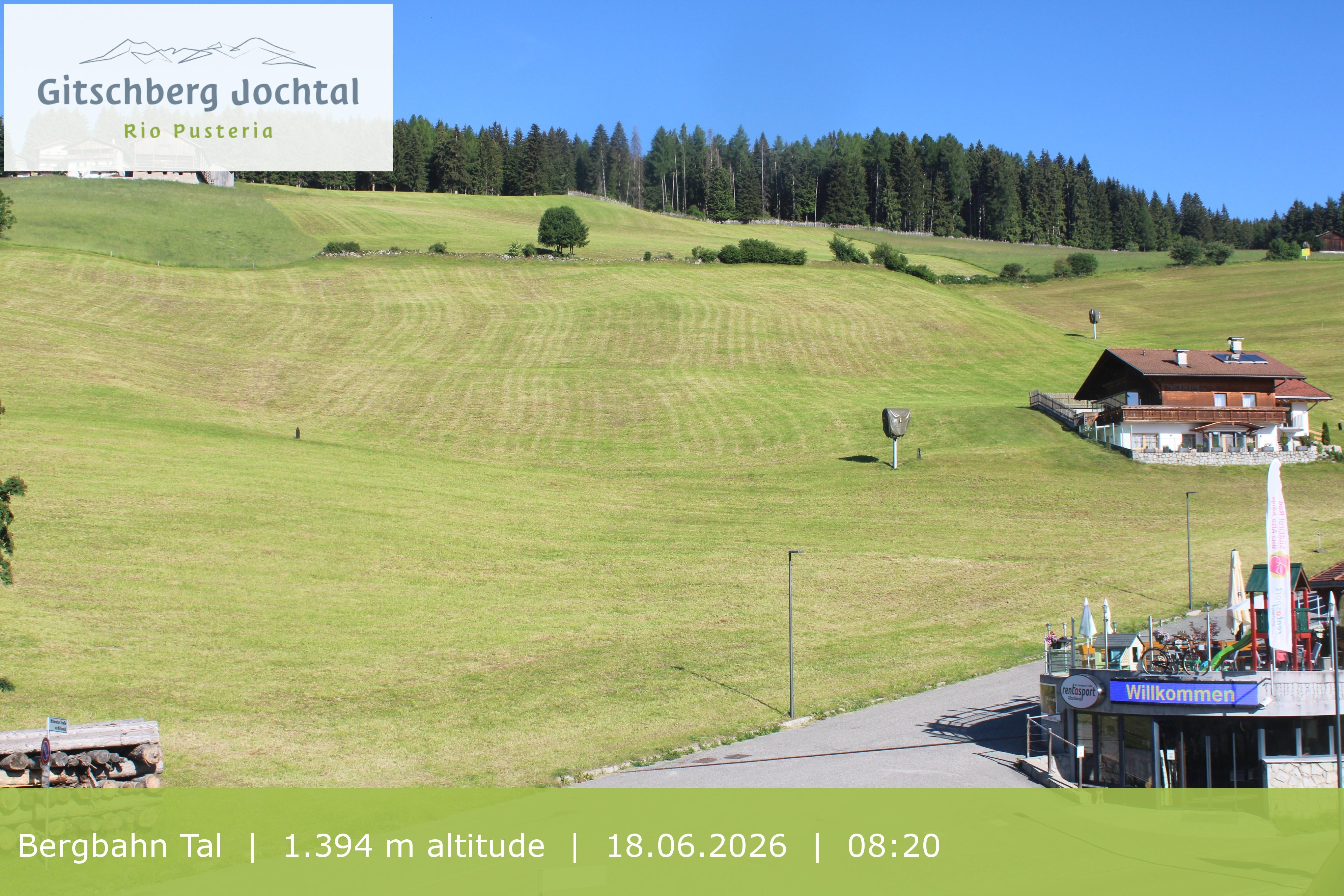 Archiv Foto Webcam Sicht auf die Talstation Meransen in Südtirol