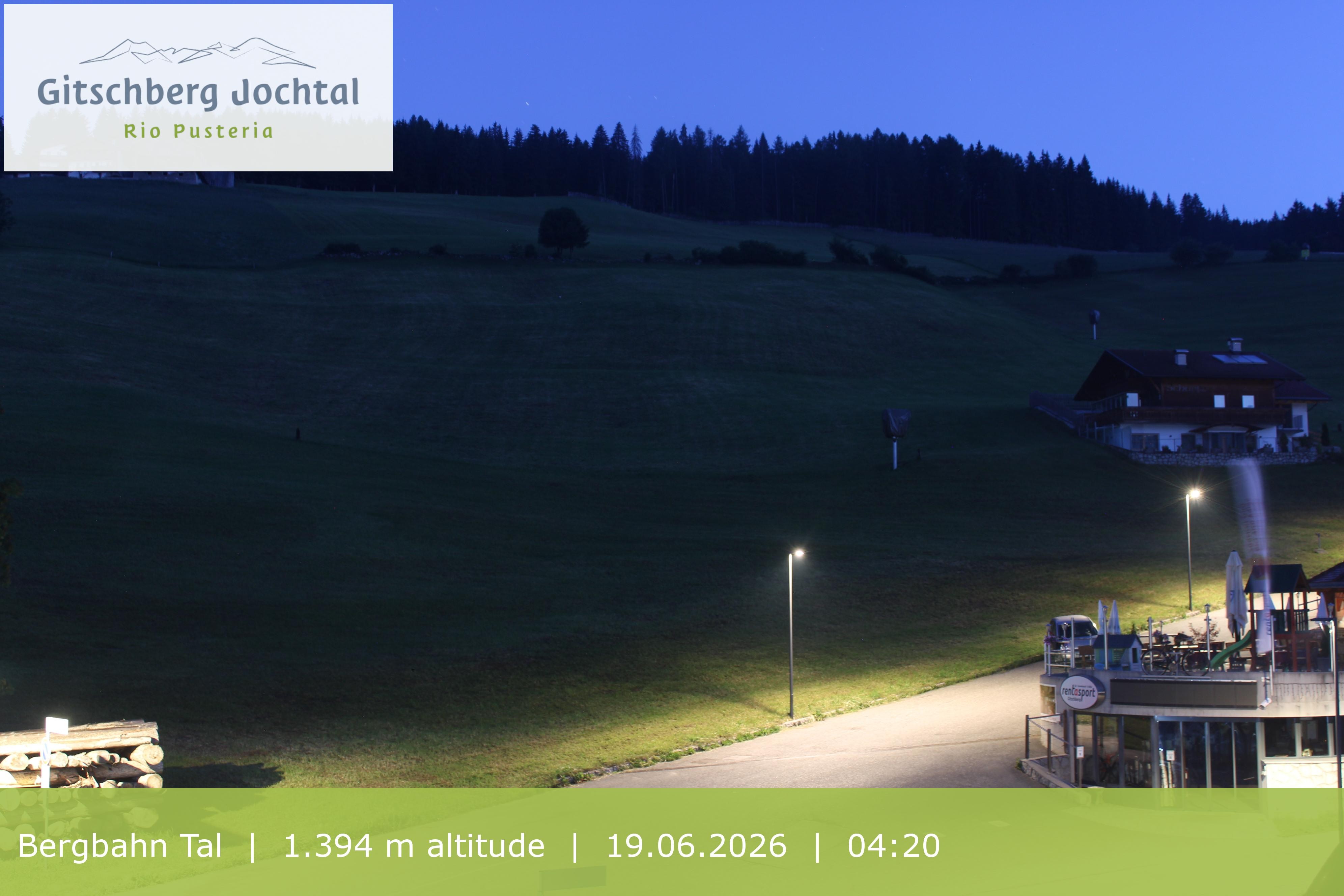 Archiv Foto Webcam Sicht auf die Talstation Meransen in Südtirol