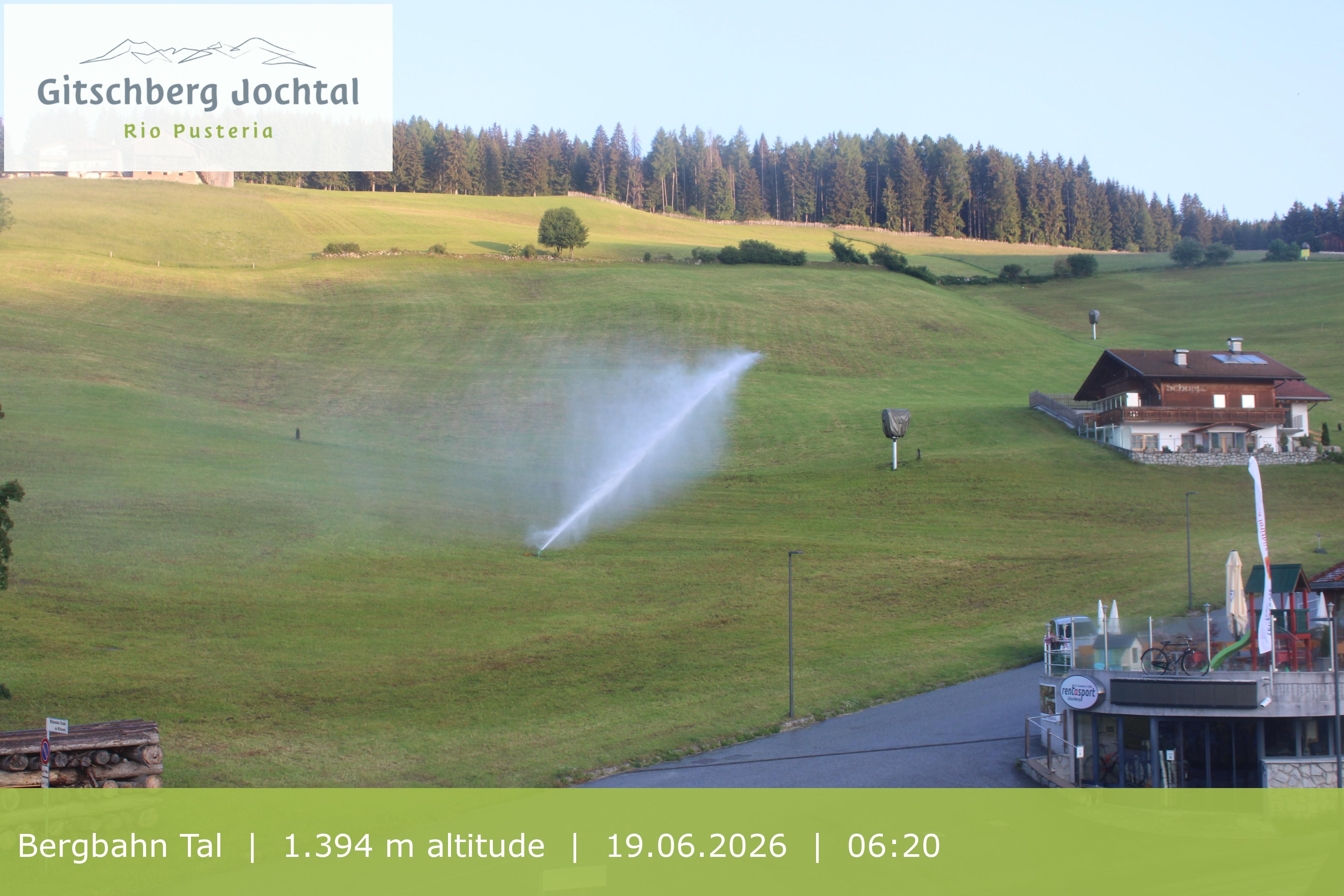 Archiv Foto Webcam Sicht auf die Talstation Meransen in Südtirol