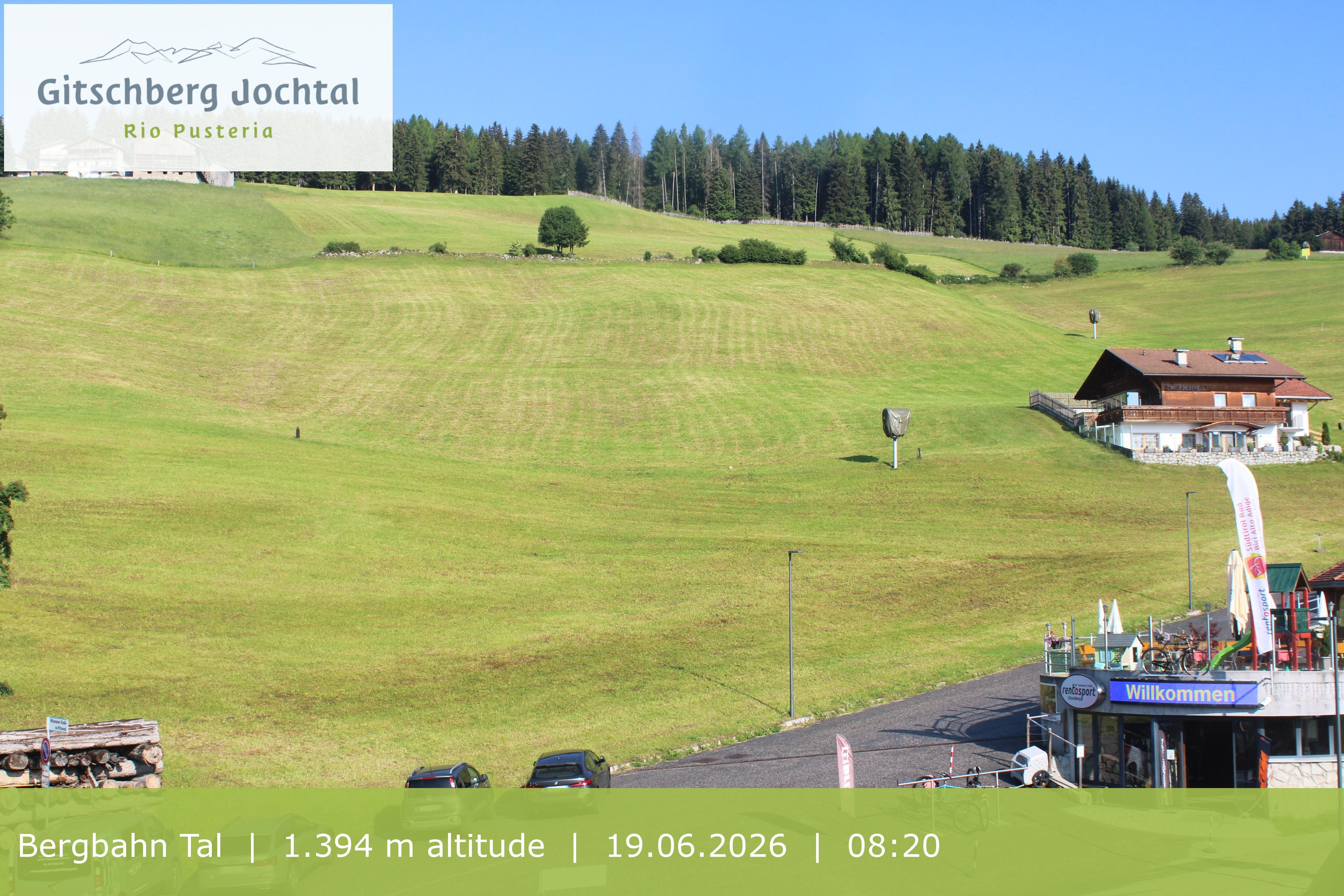 Archiv Foto Webcam Sicht auf die Talstation Meransen in Südtirol