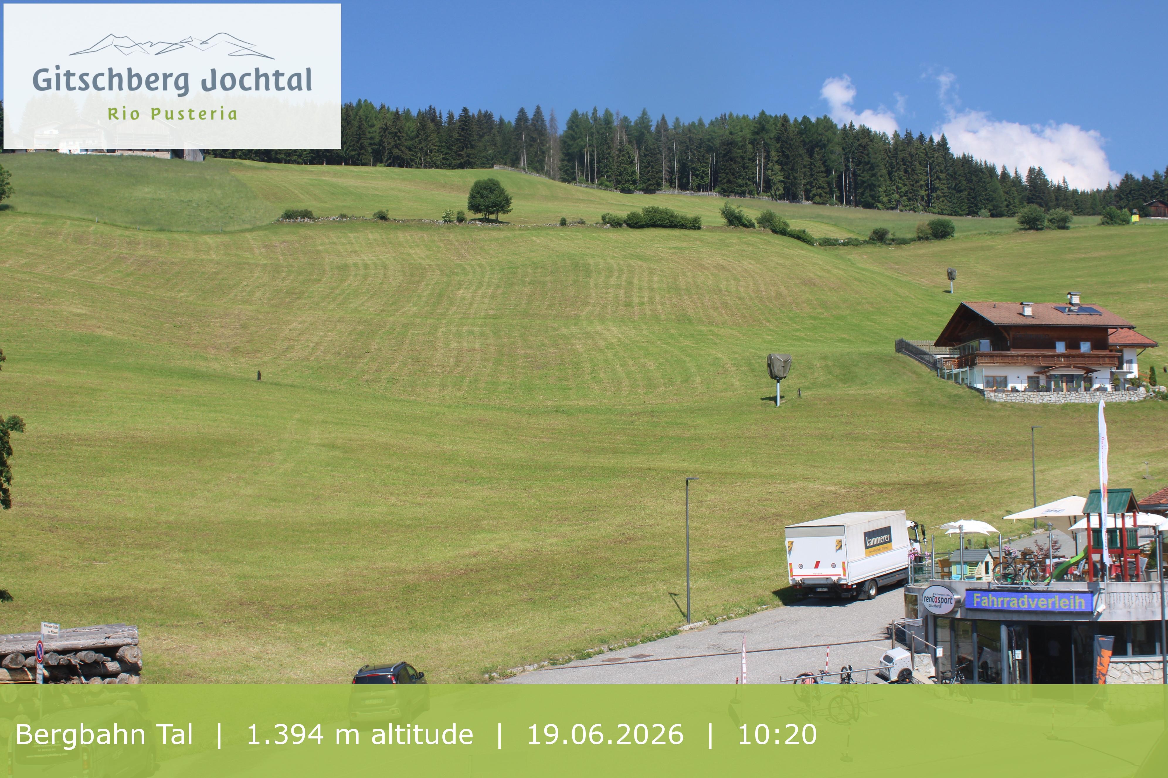 Archiv Foto Webcam Sicht auf die Talstation Meransen in Südtirol