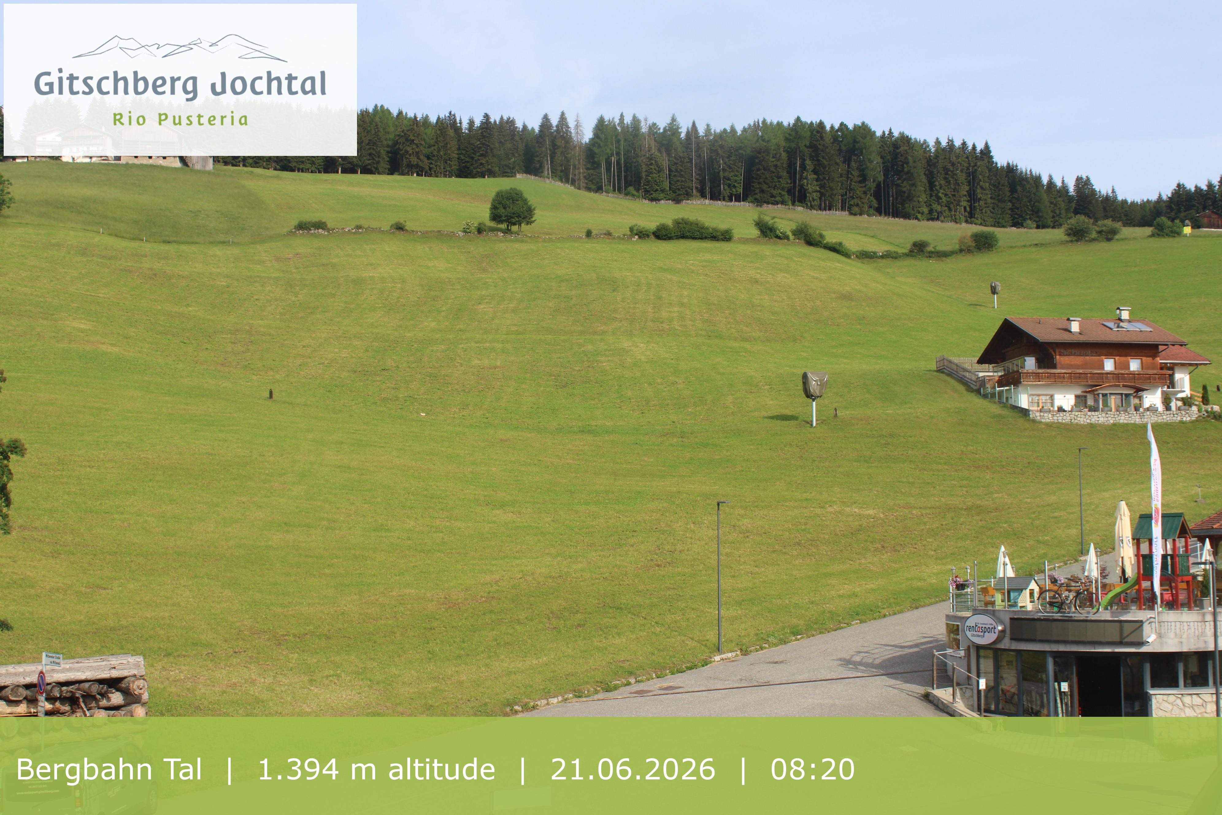 Archiv Foto Webcam Sicht auf die Talstation Meransen in Südtirol