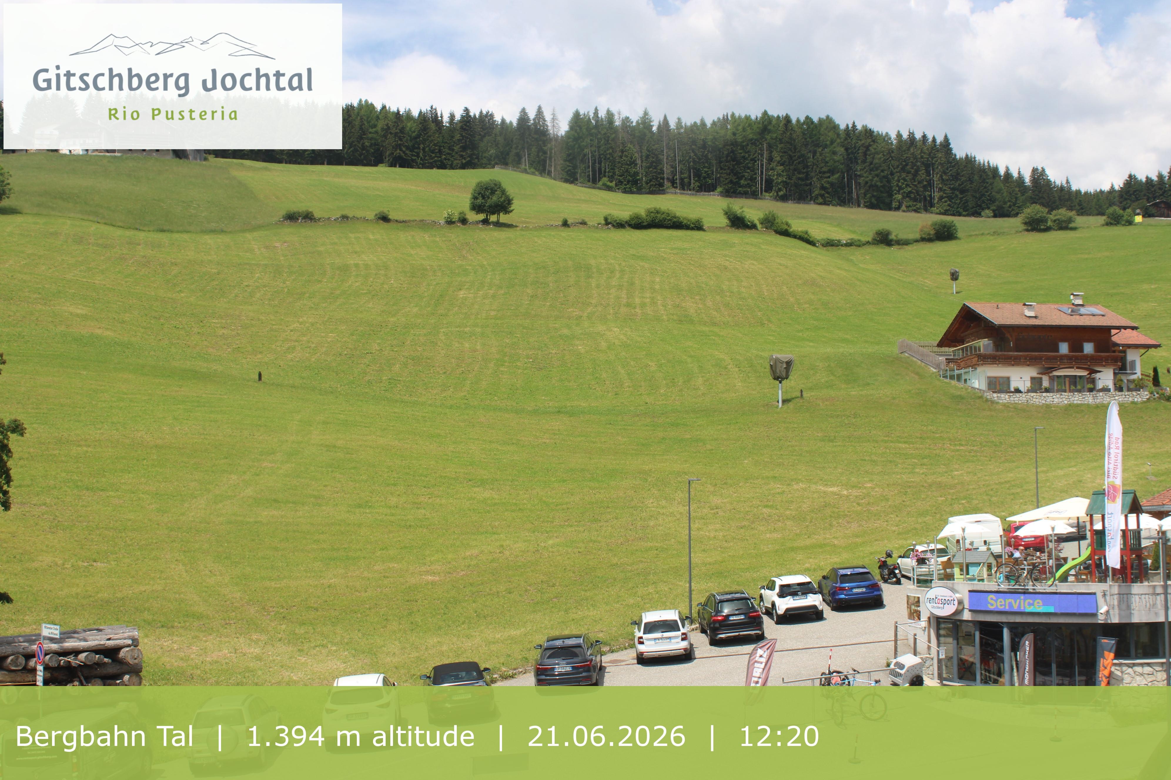 Archiv Foto Webcam Sicht auf die Talstation Meransen in Südtirol