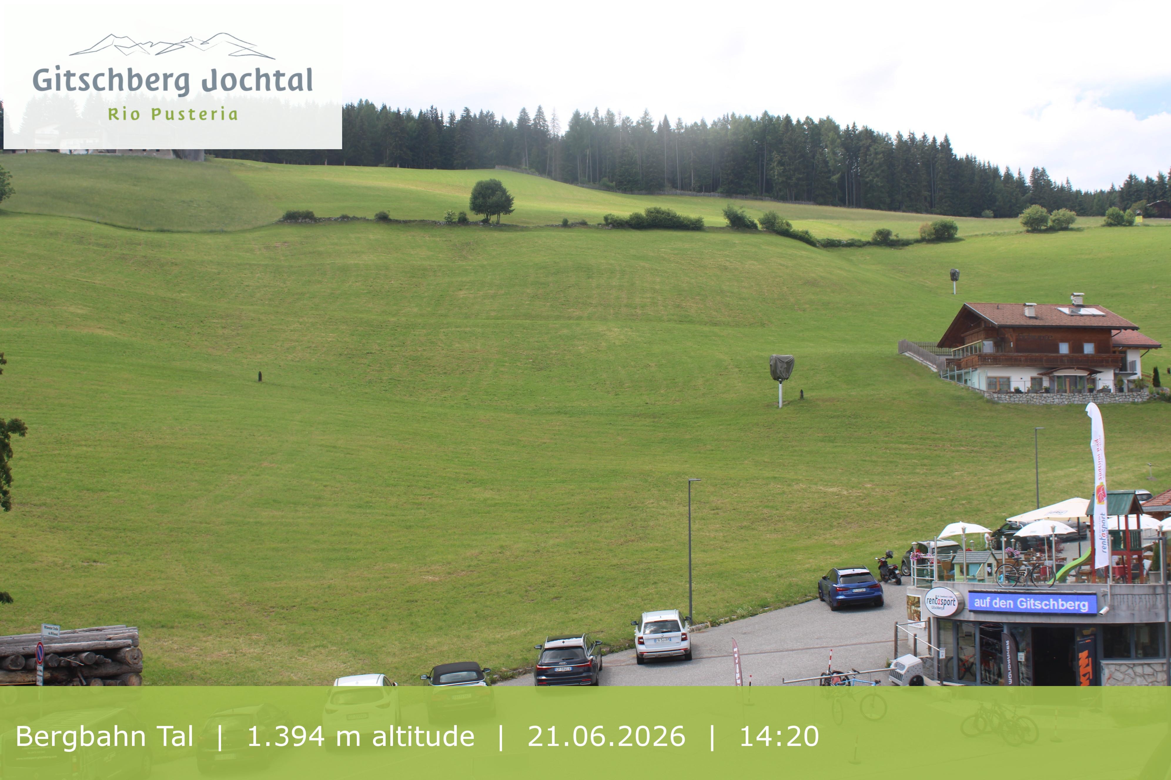 Archiv Foto Webcam Sicht auf die Talstation Meransen in Südtirol