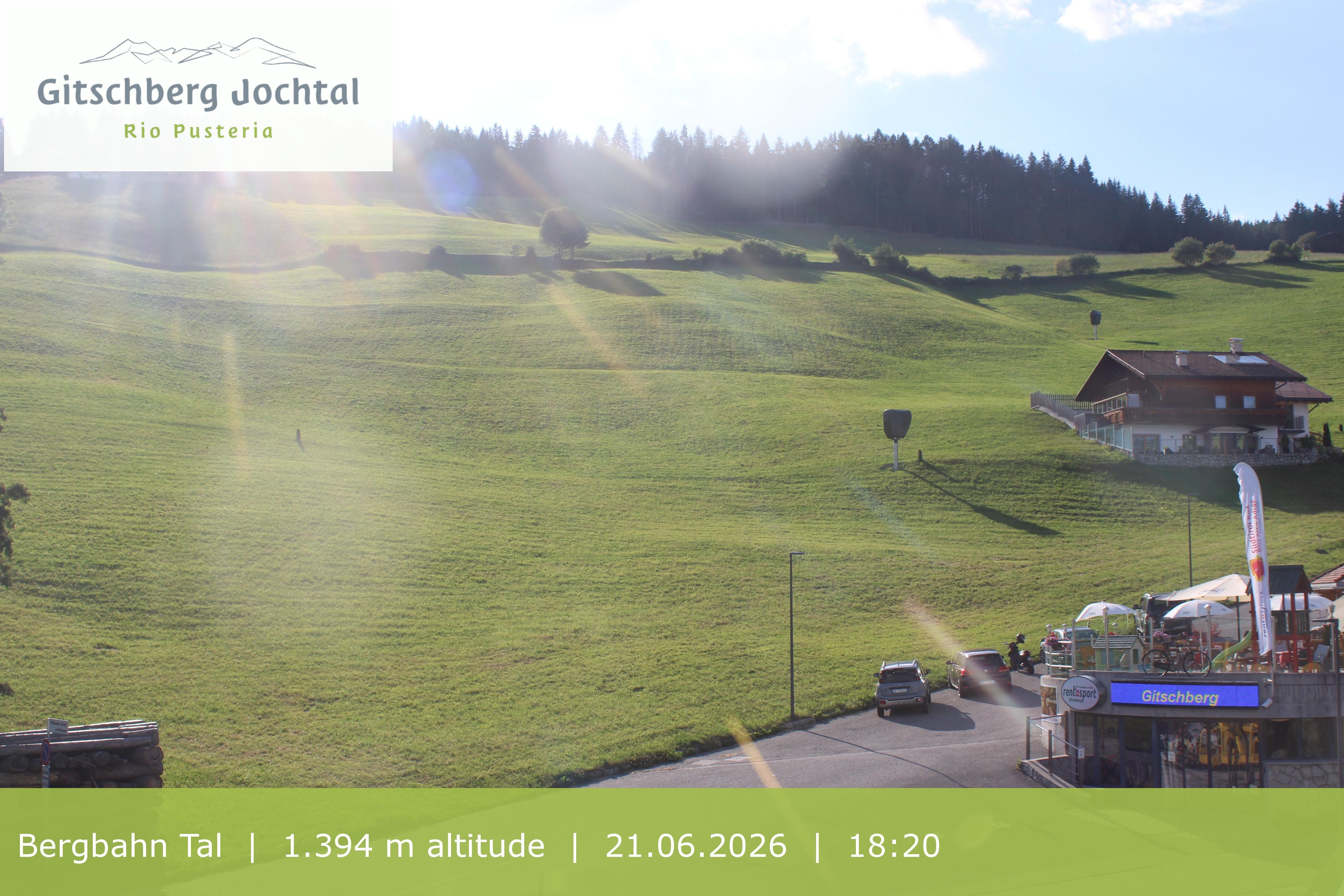 Archiv Foto Webcam Sicht auf die Talstation Meransen in Südtirol