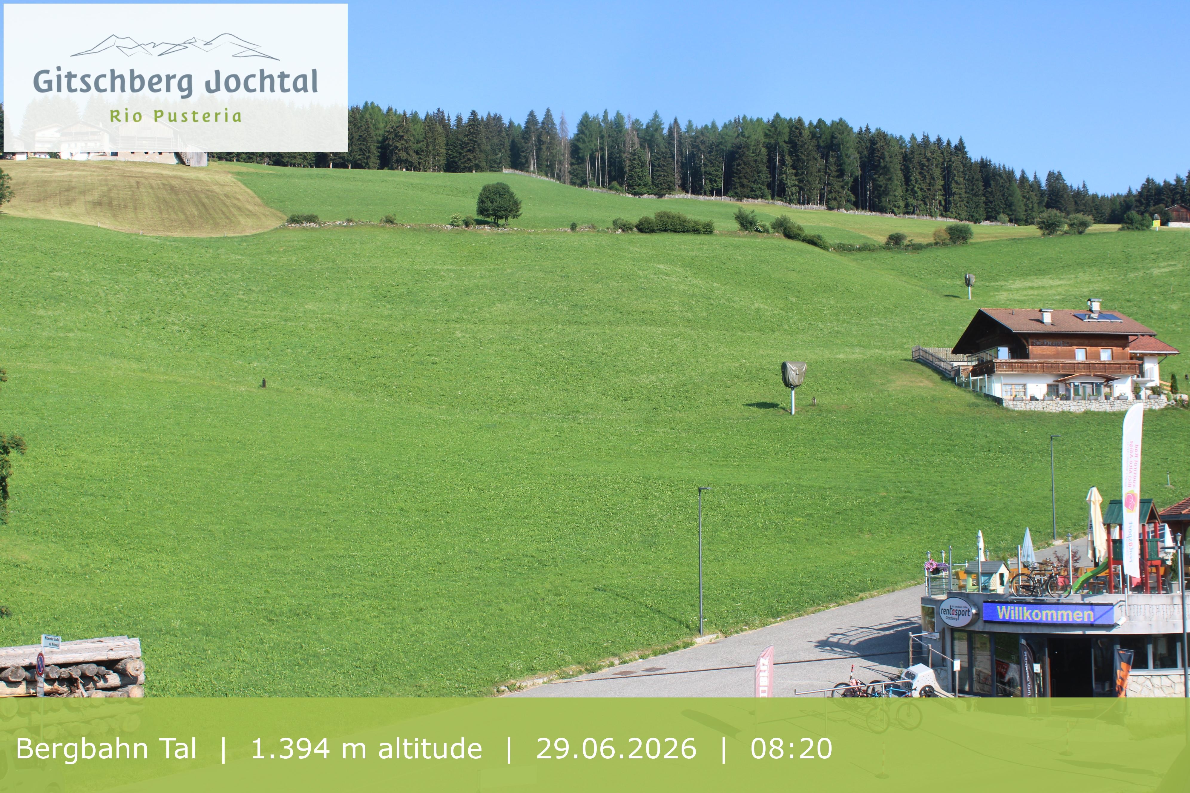 Archiv Foto Webcam Sicht auf die Talstation Meransen in Südtirol