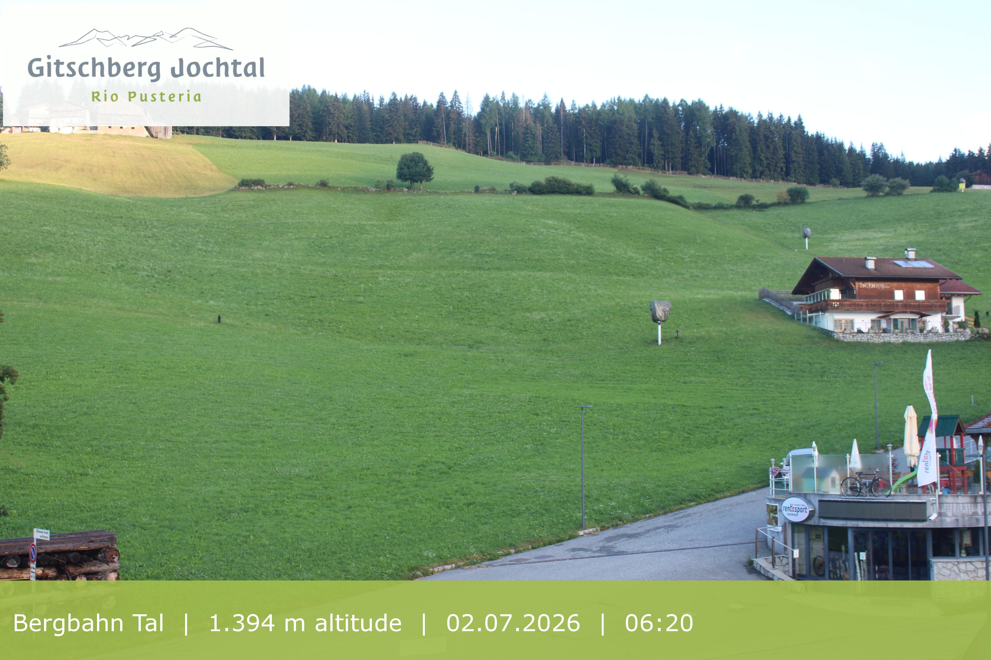 Archiv Foto Webcam Sicht auf die Talstation Meransen in Südtirol