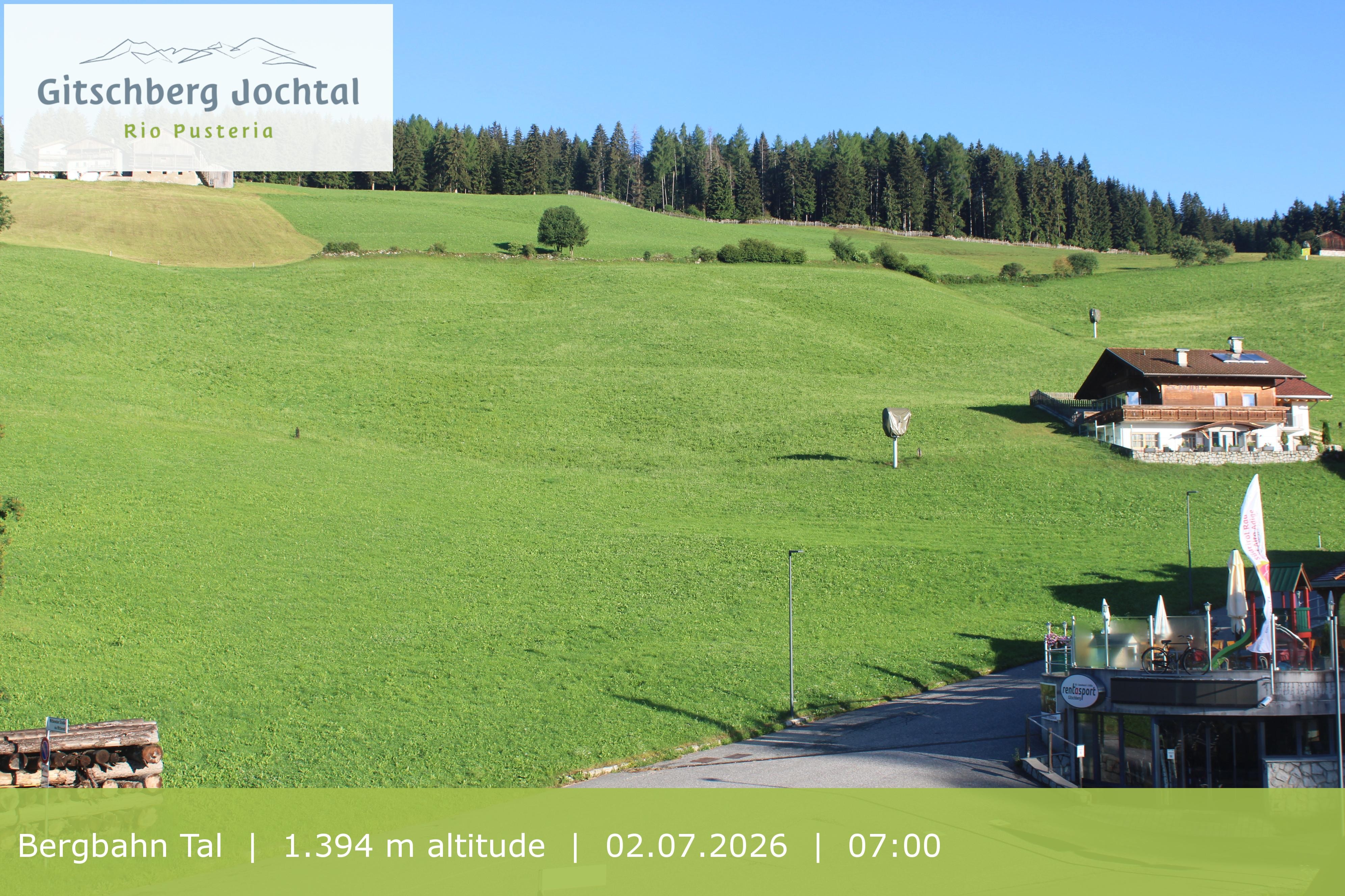 Archiv Foto Webcam Sicht auf die Talstation Meransen in Südtirol