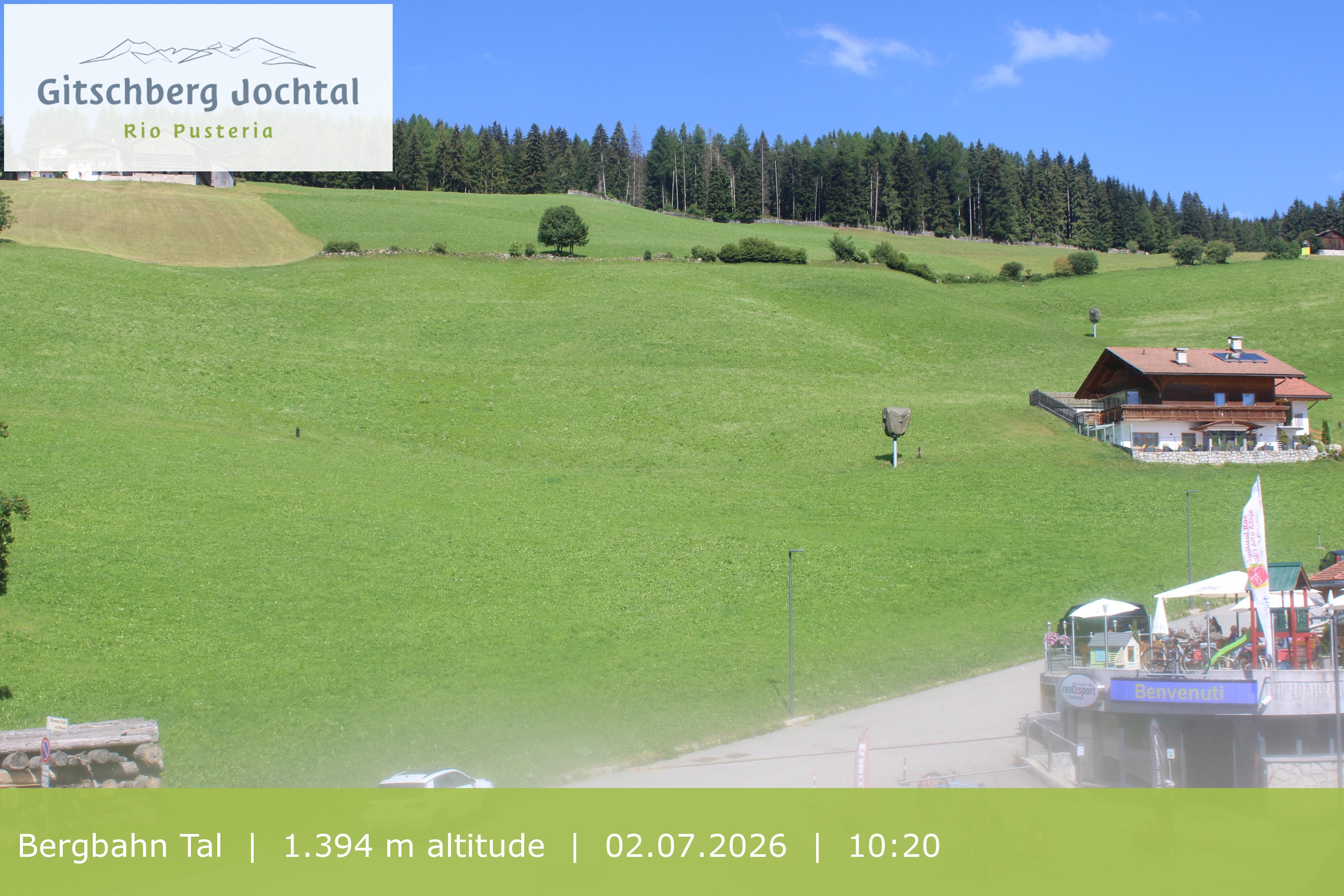 Archiv Foto Webcam Sicht auf die Talstation Meransen in Südtirol