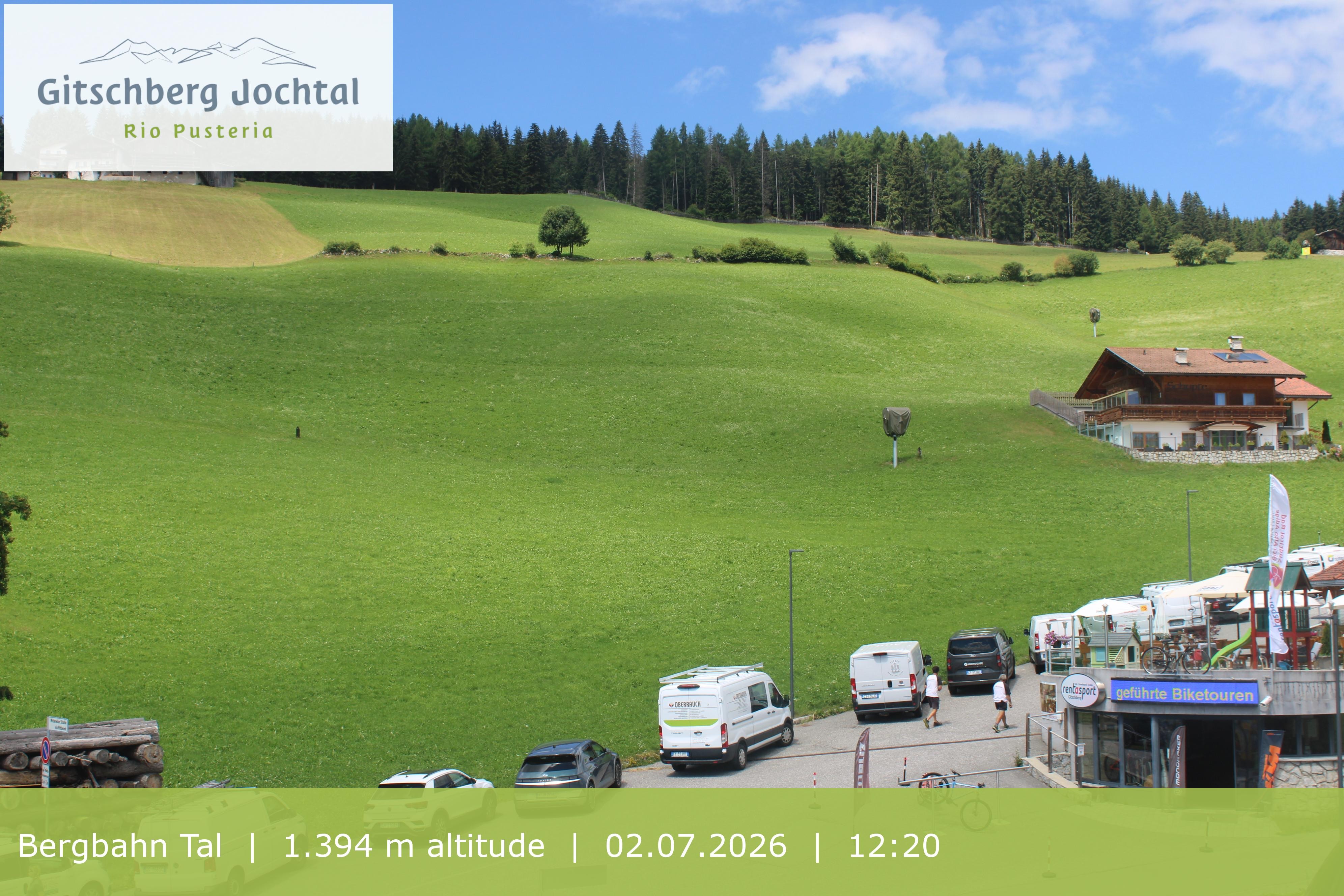 Archiv Foto Webcam Sicht auf die Talstation Meransen in Südtirol