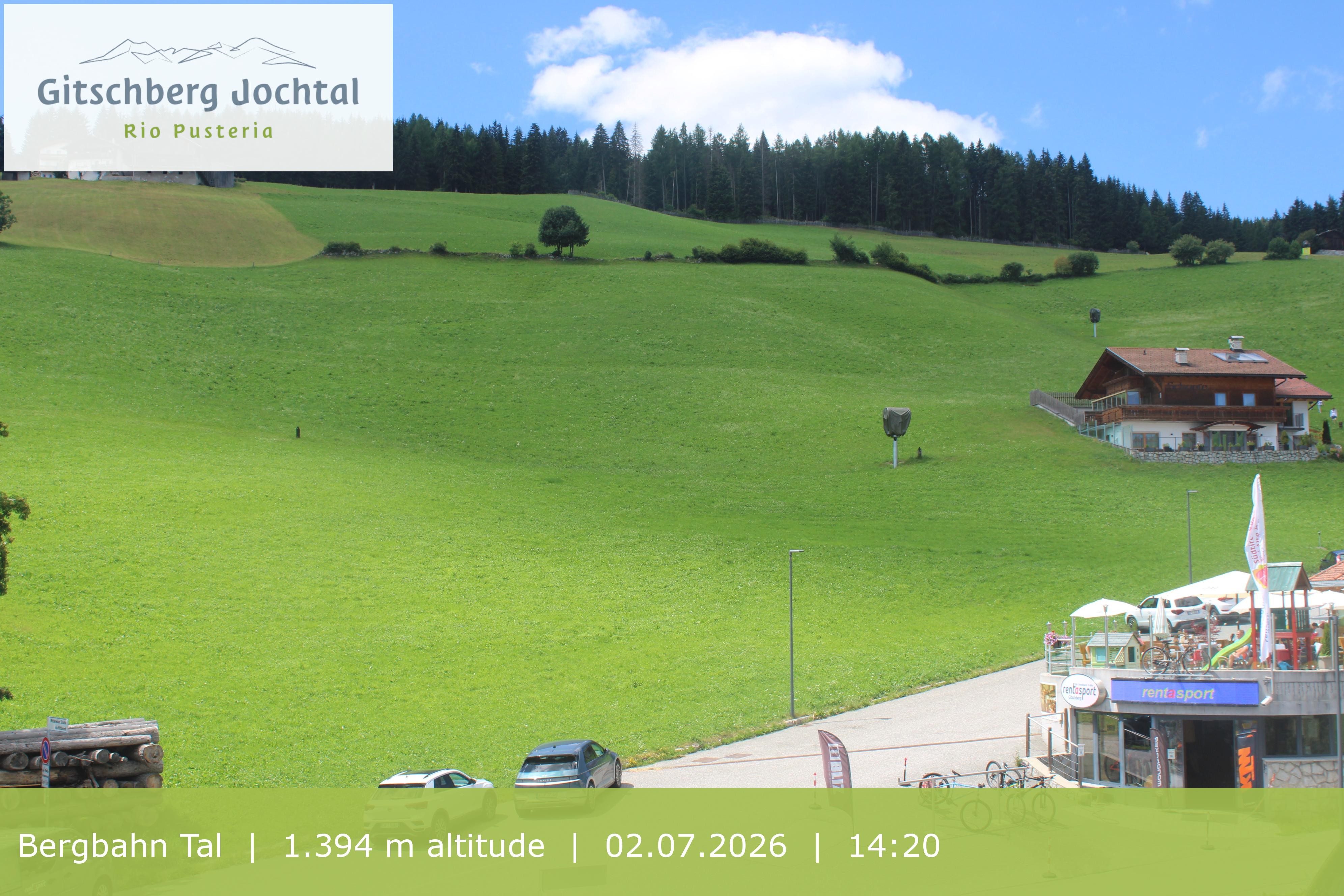 Archiv Foto Webcam Sicht auf die Talstation Meransen in Südtirol