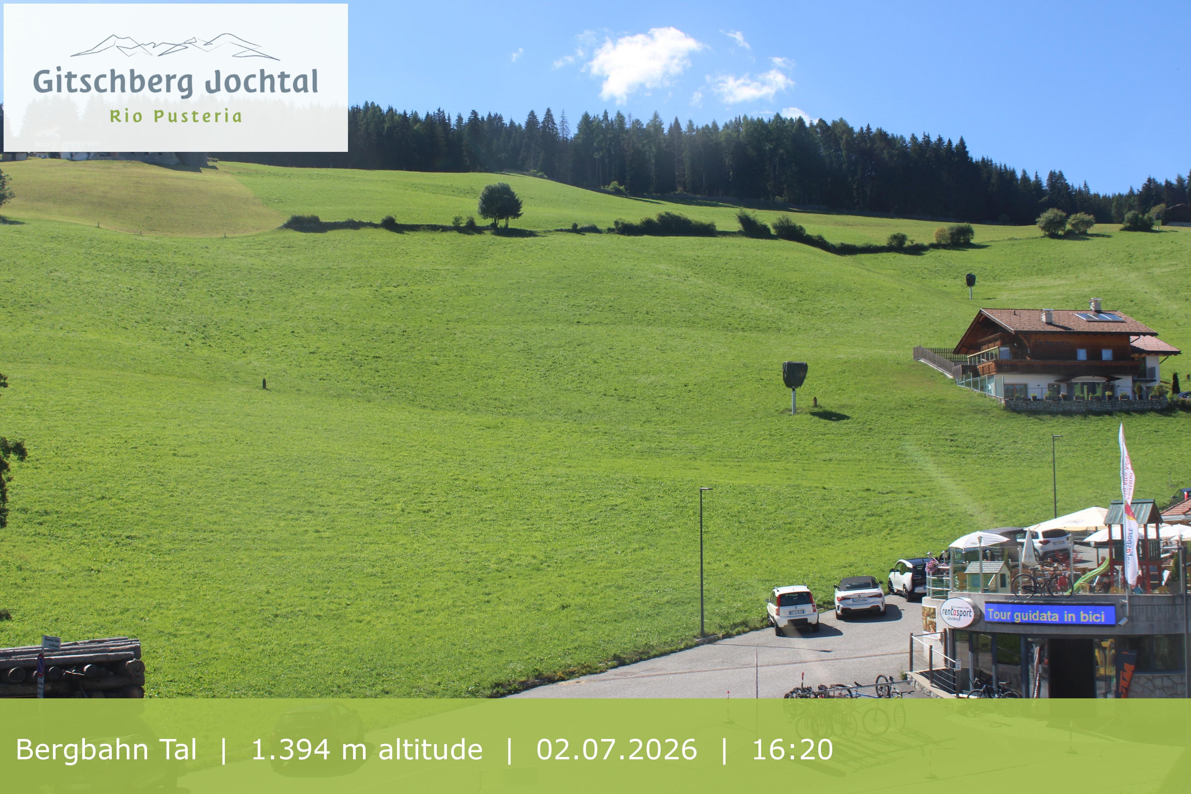 Archiv Foto Webcam Sicht auf die Talstation Meransen in Südtirol