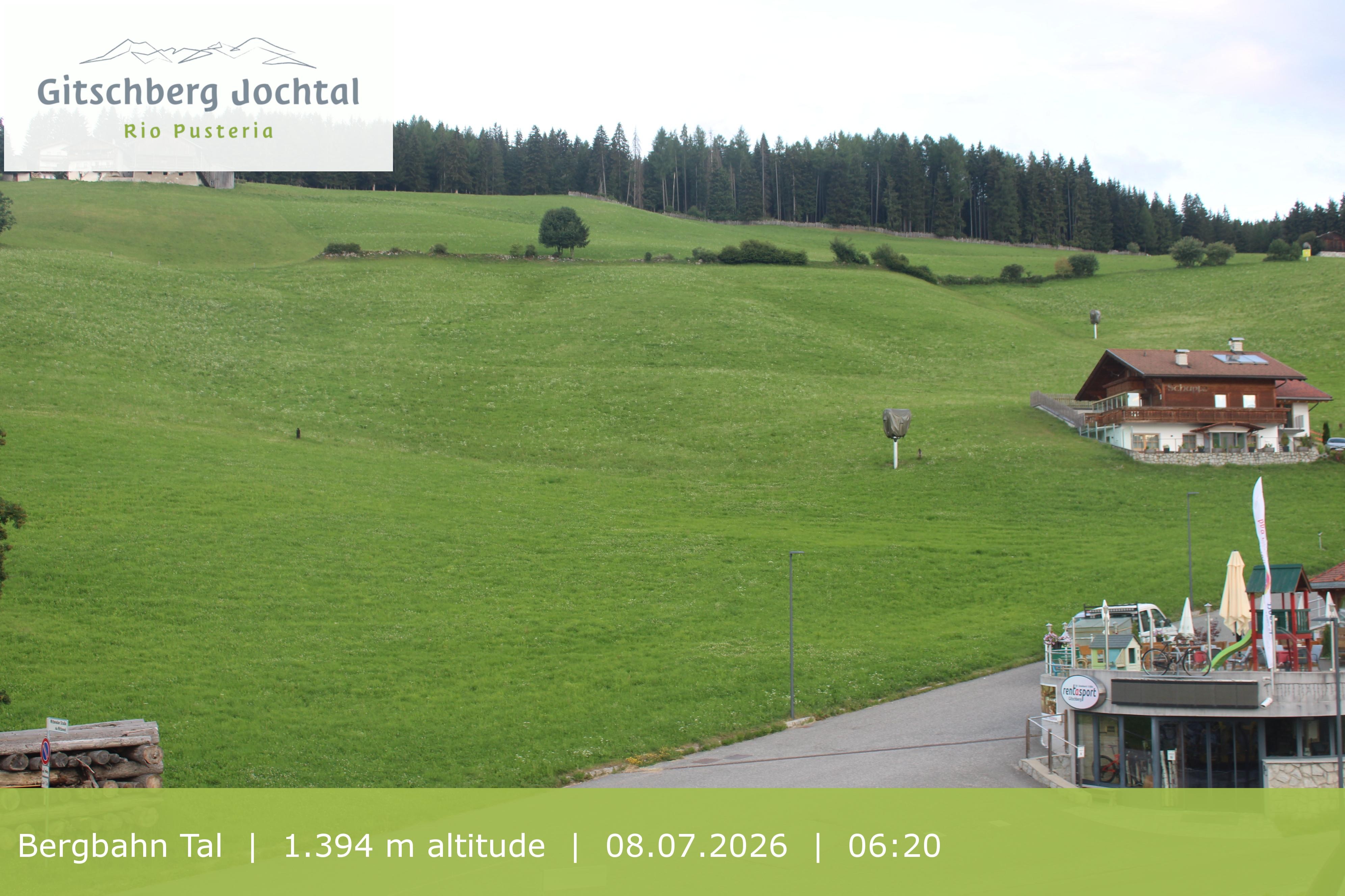 Archiv Foto Webcam Sicht auf die Talstation Meransen in Südtirol