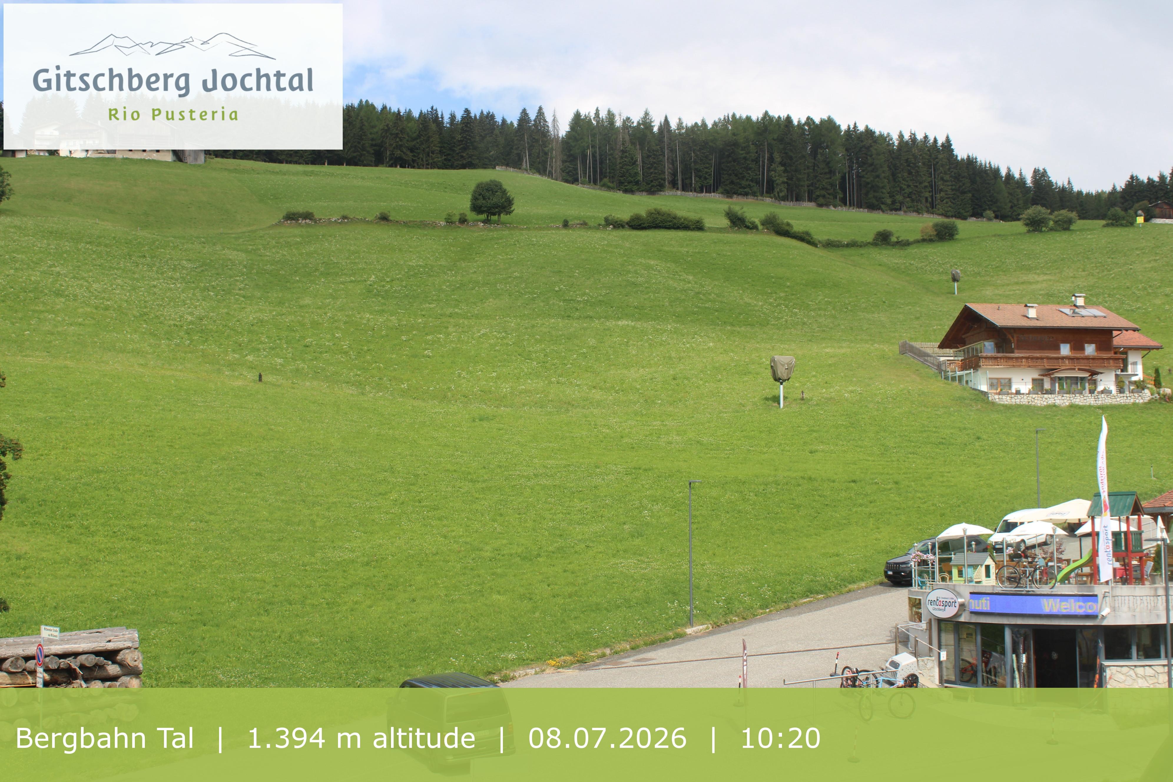 Archiv Foto Webcam Sicht auf die Talstation Meransen in Südtirol