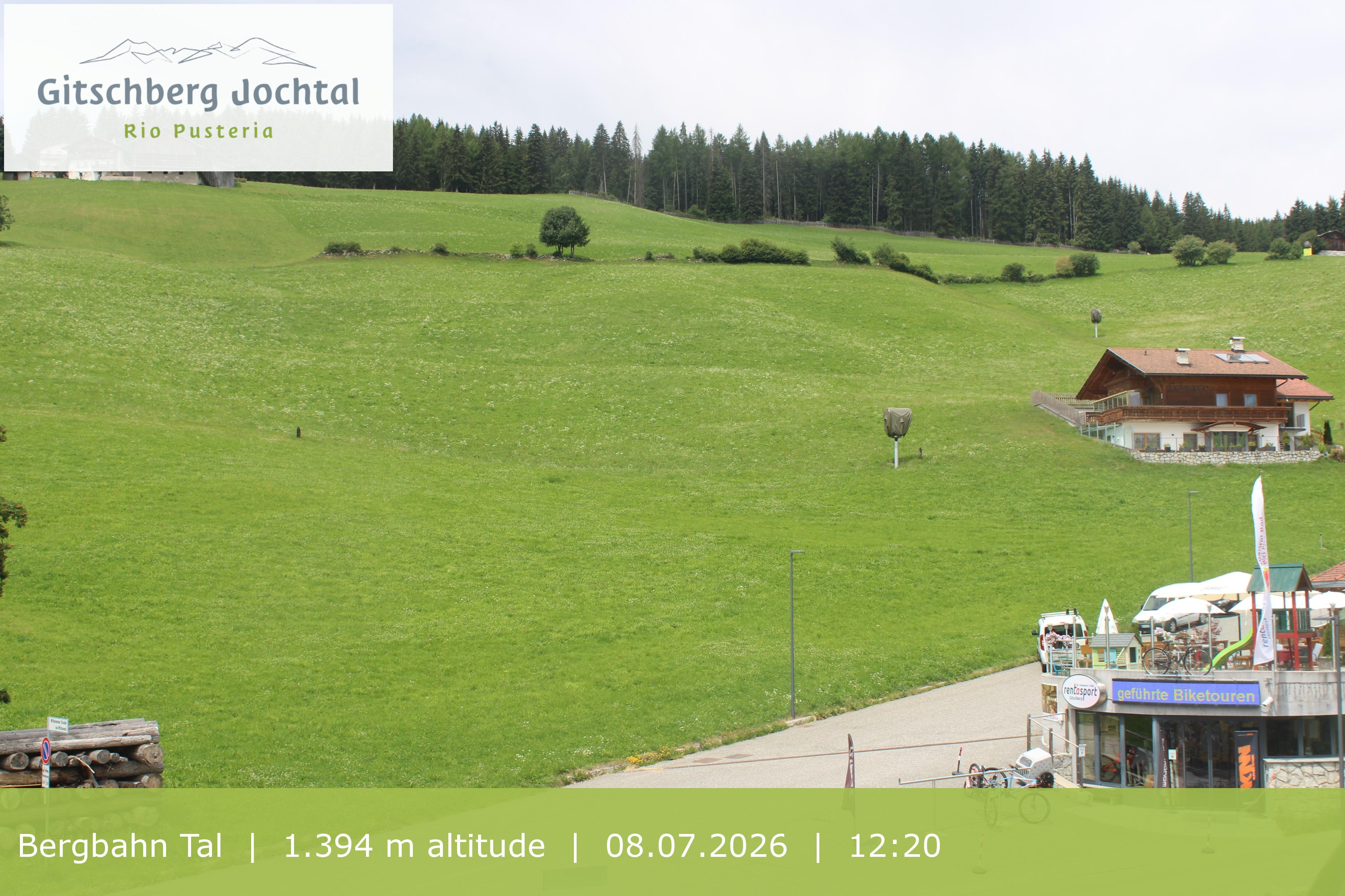 Archiv Foto Webcam Sicht auf die Talstation Meransen in Südtirol