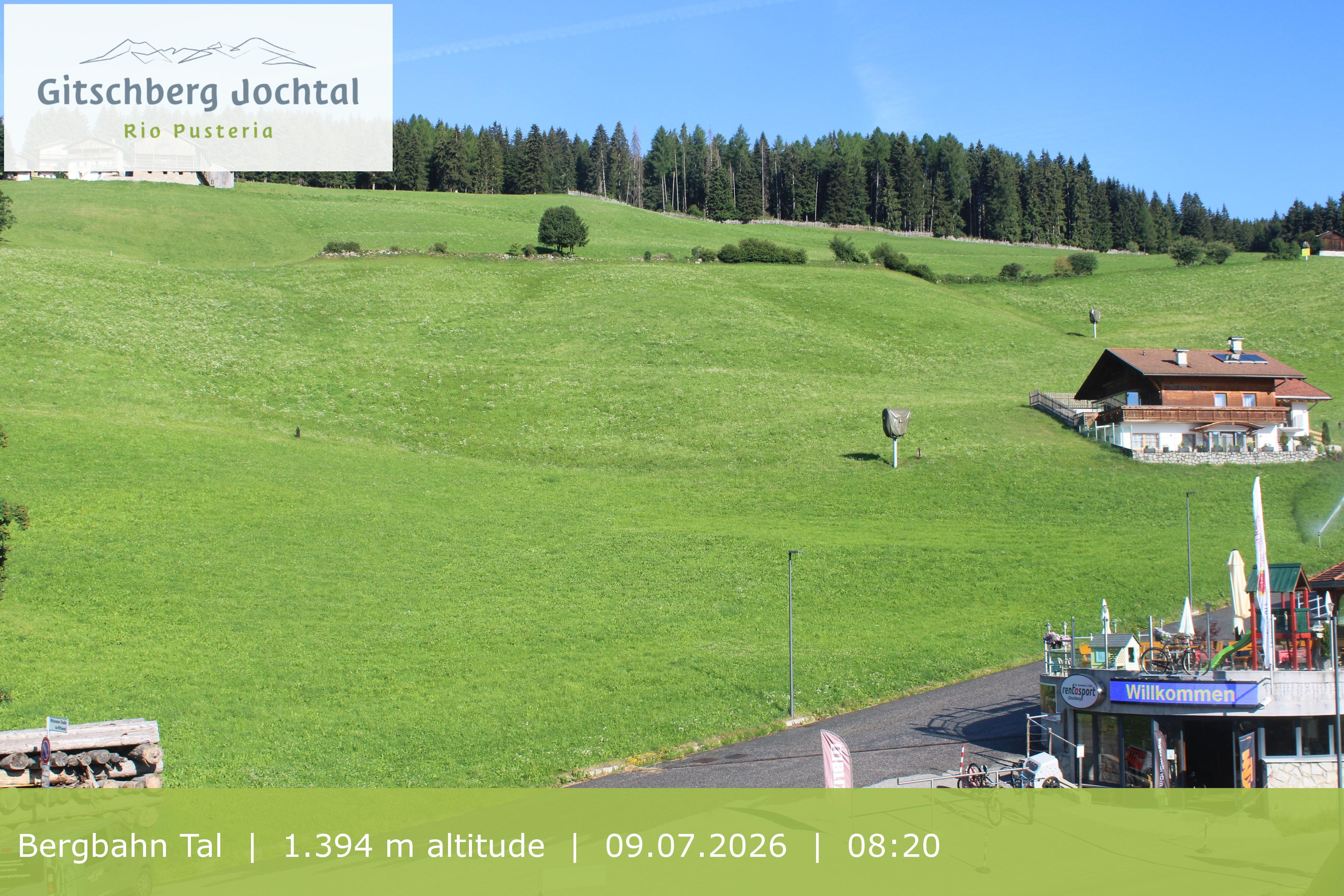 Archiv Foto Webcam Sicht auf die Talstation Meransen in Südtirol