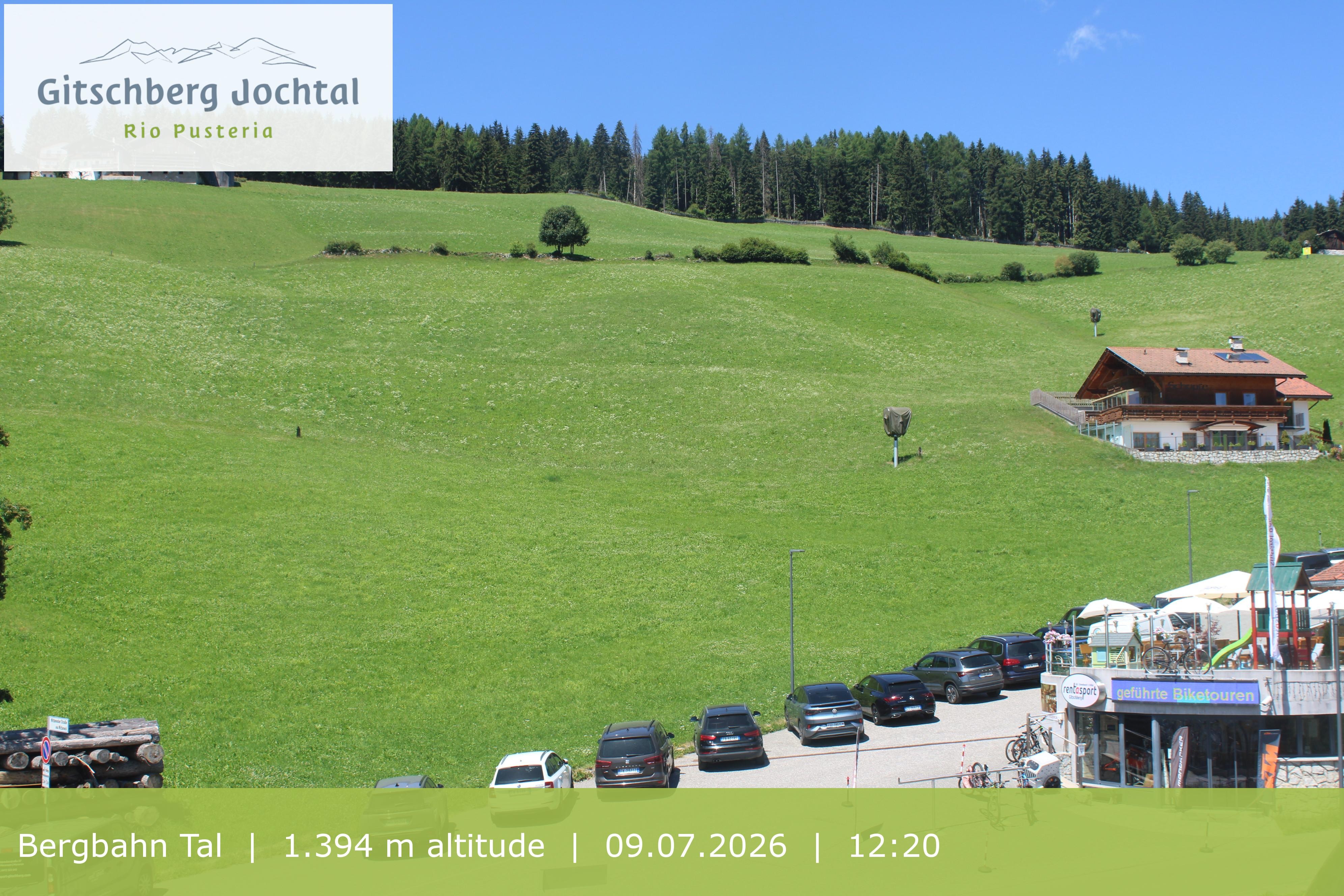 Archiv Foto Webcam Sicht auf die Talstation Meransen in Südtirol
