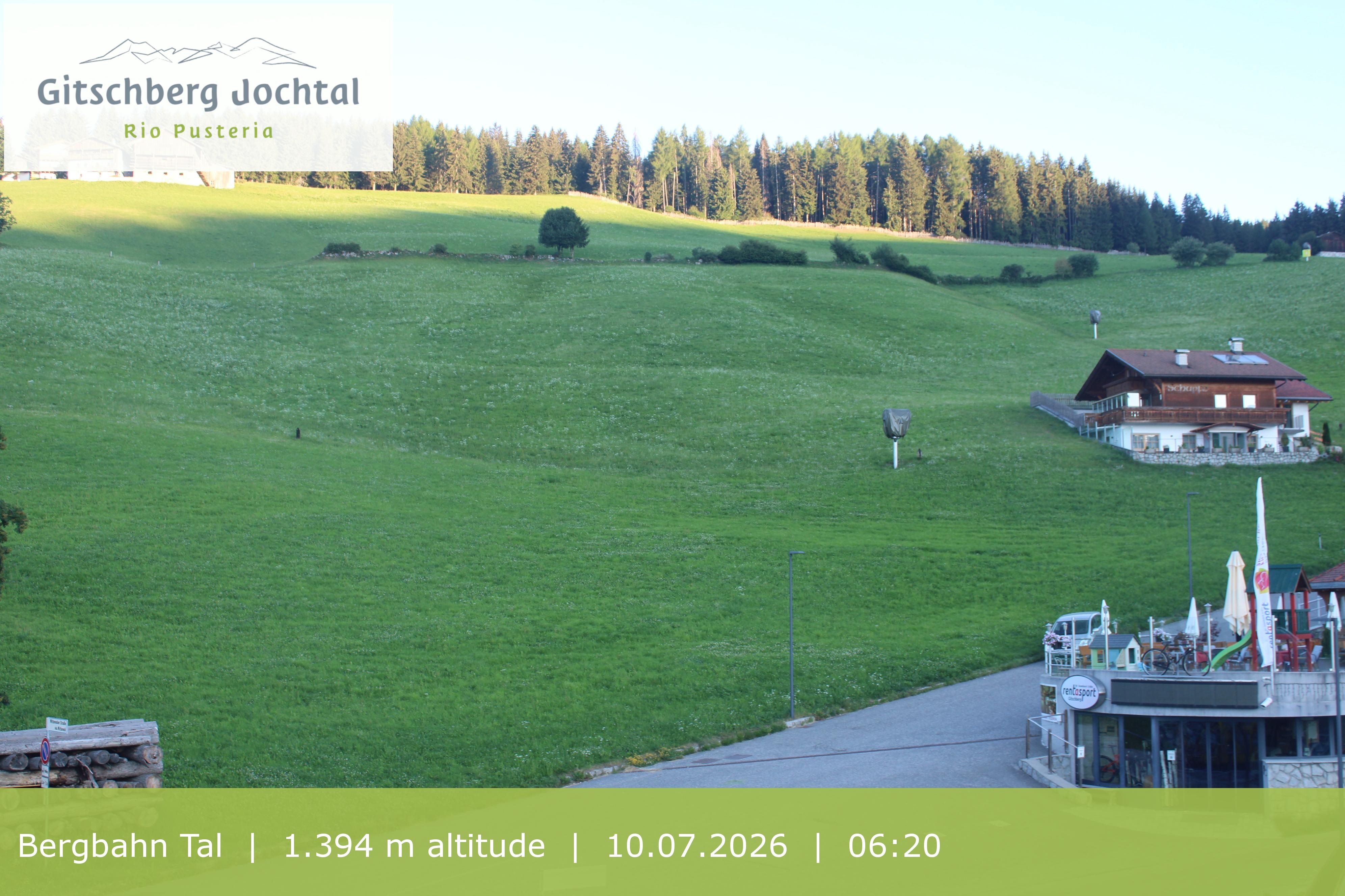 Archiv Foto Webcam Sicht auf die Talstation Meransen in Südtirol