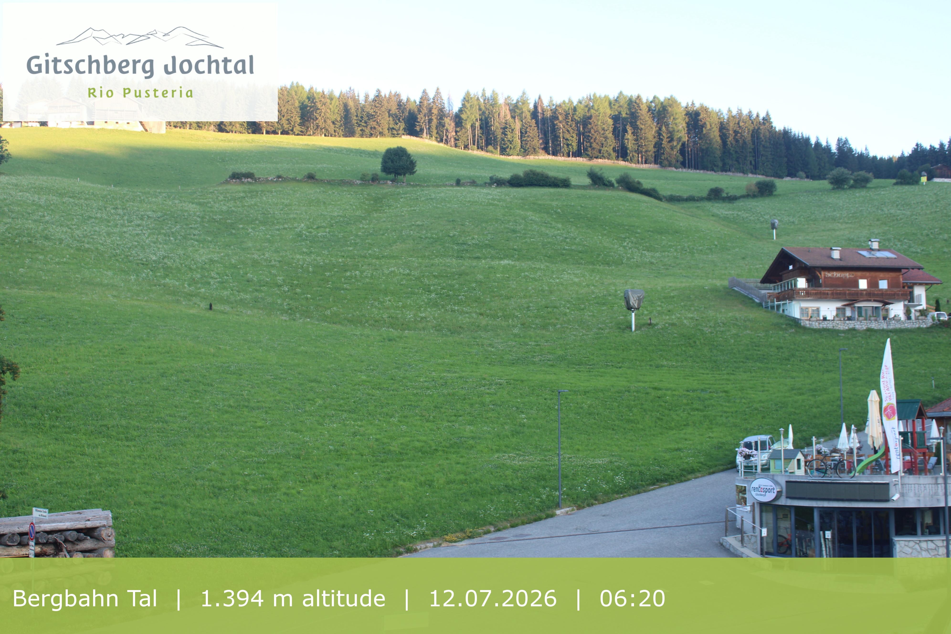 Archiv Foto Webcam Sicht auf die Talstation Meransen in Südtirol