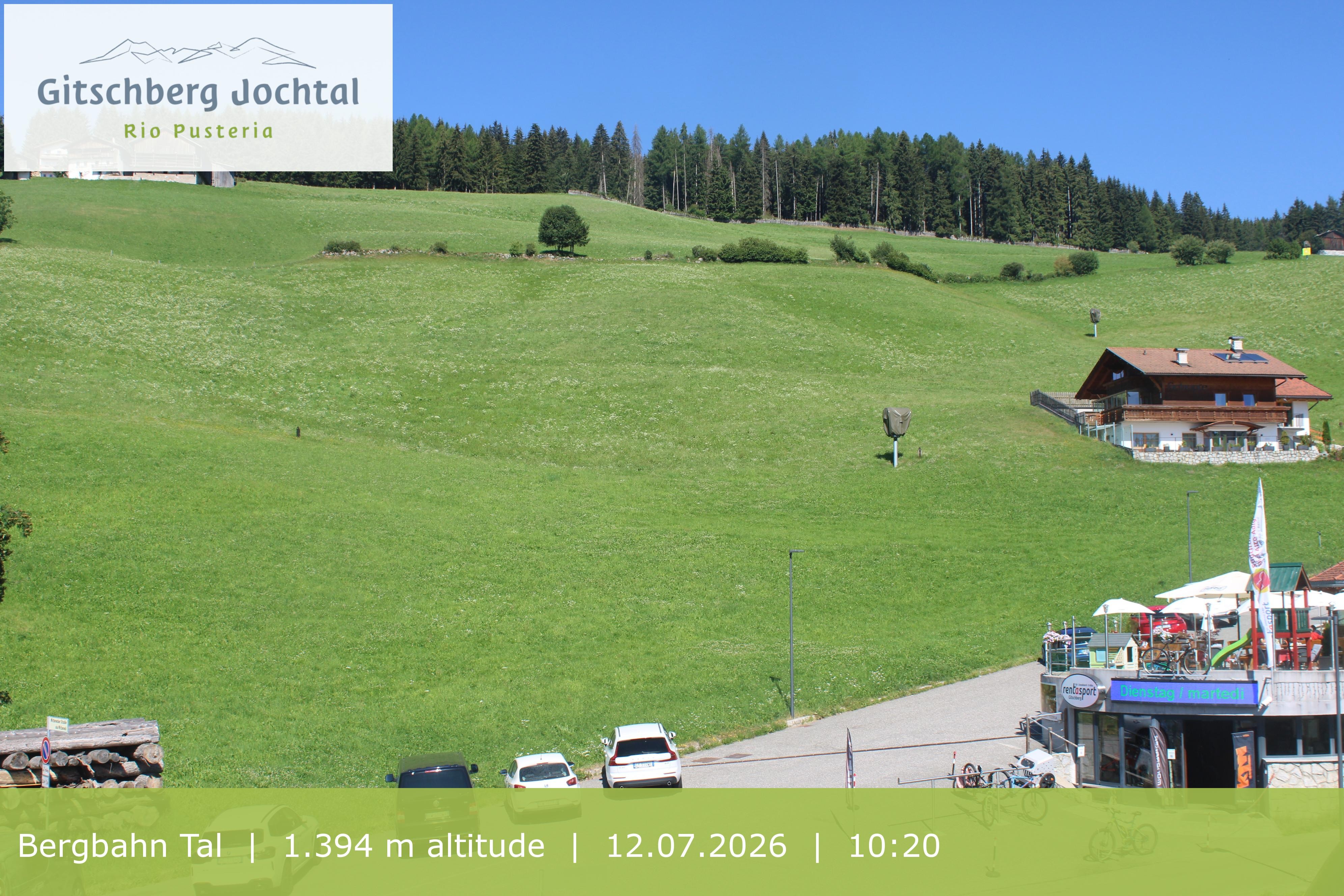 Archiv Foto Webcam Sicht auf die Talstation Meransen in Südtirol